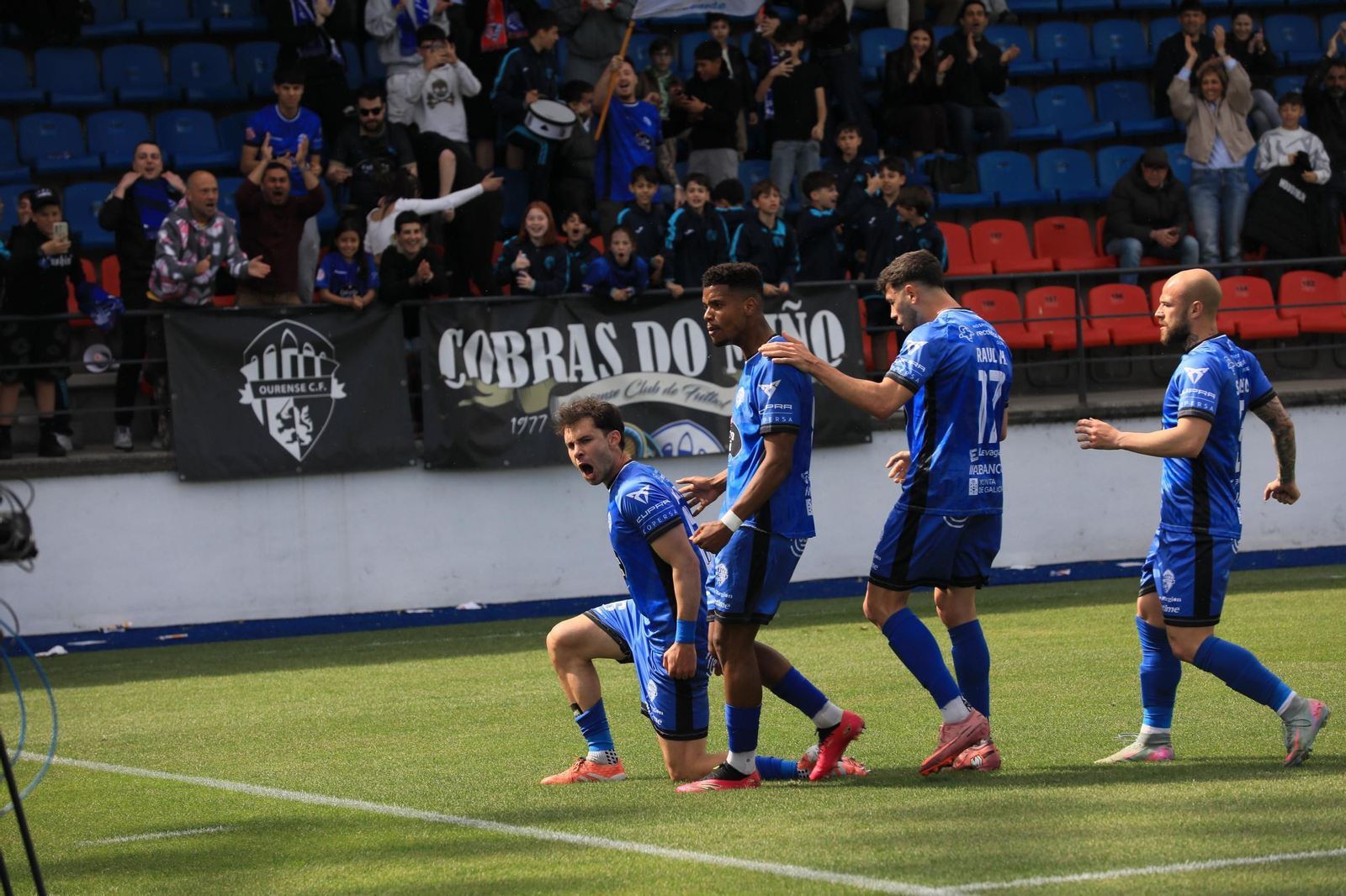 Galería 1 O Couto disfruta de una gran victoria del Ourense CF ante el Lugo (4-2)