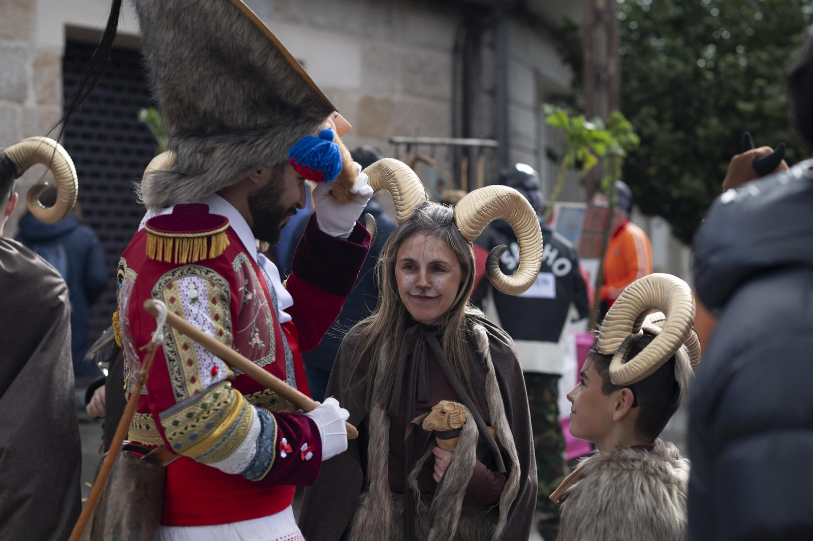 El Entroido de Cualedro desborda tradición, en fotos