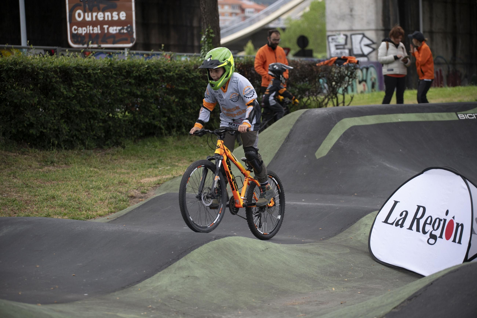 Galería | +Deporte La Región impulsa el pumptrack en Ourense de la mano de Maese Riders