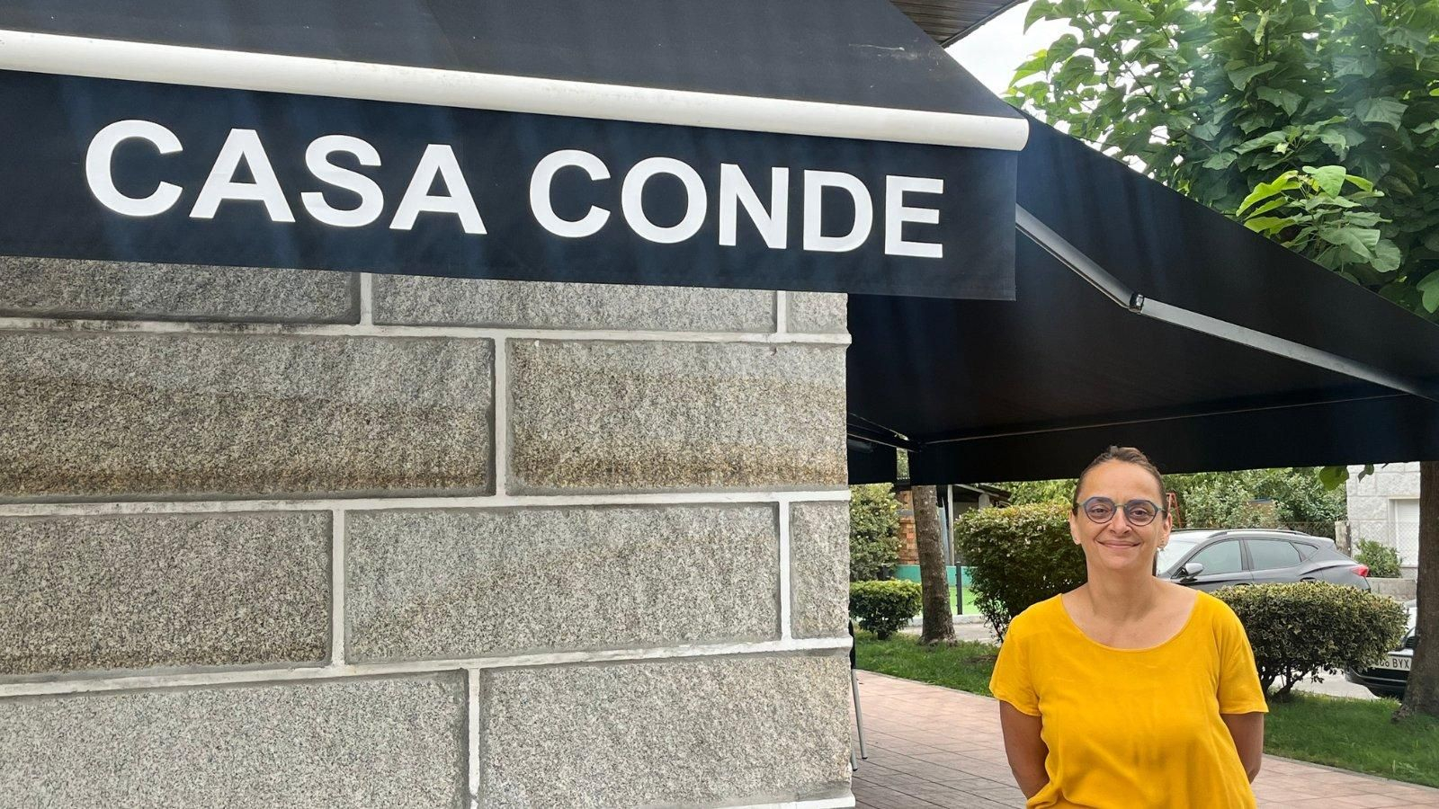 Sonia, enfrente de Casa Conde.