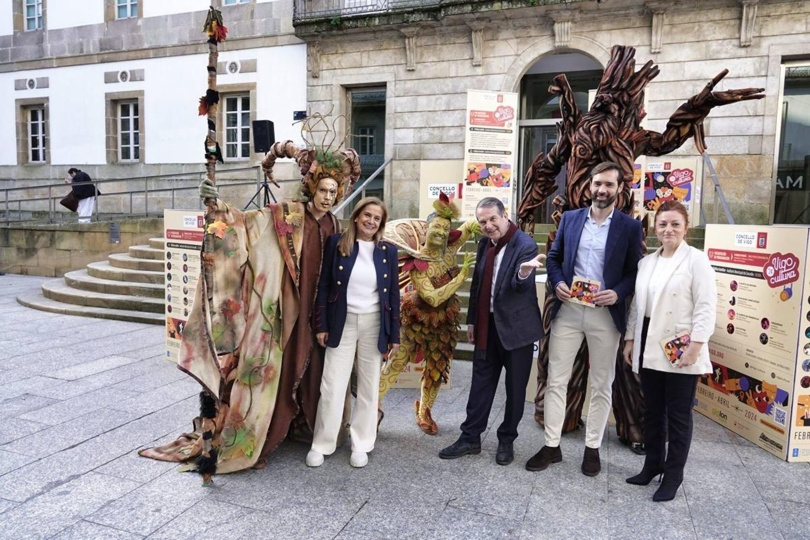 Abel Caballero, Carmela Silva, Gorka Gómez y Patricia Iglesias, con “O Bosque animado”.