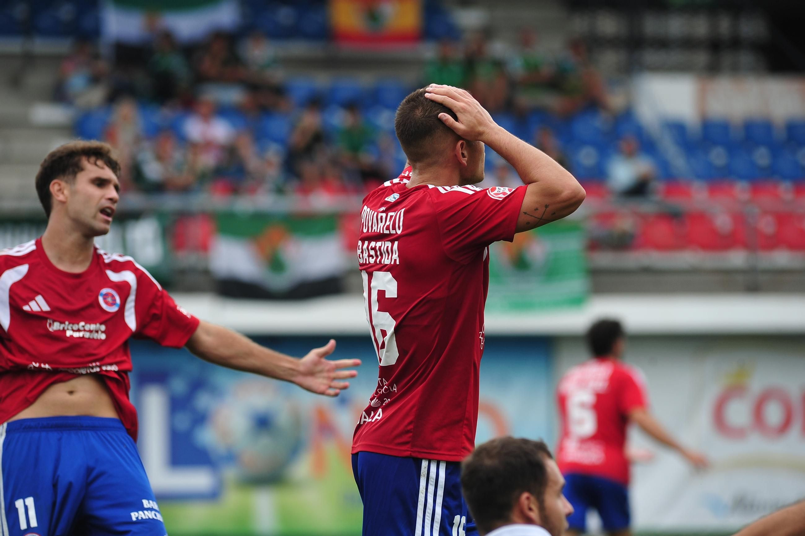 Galería | O Couto disfruta del buen tiempo y el empate de la UD Ourense ante el Cacereño