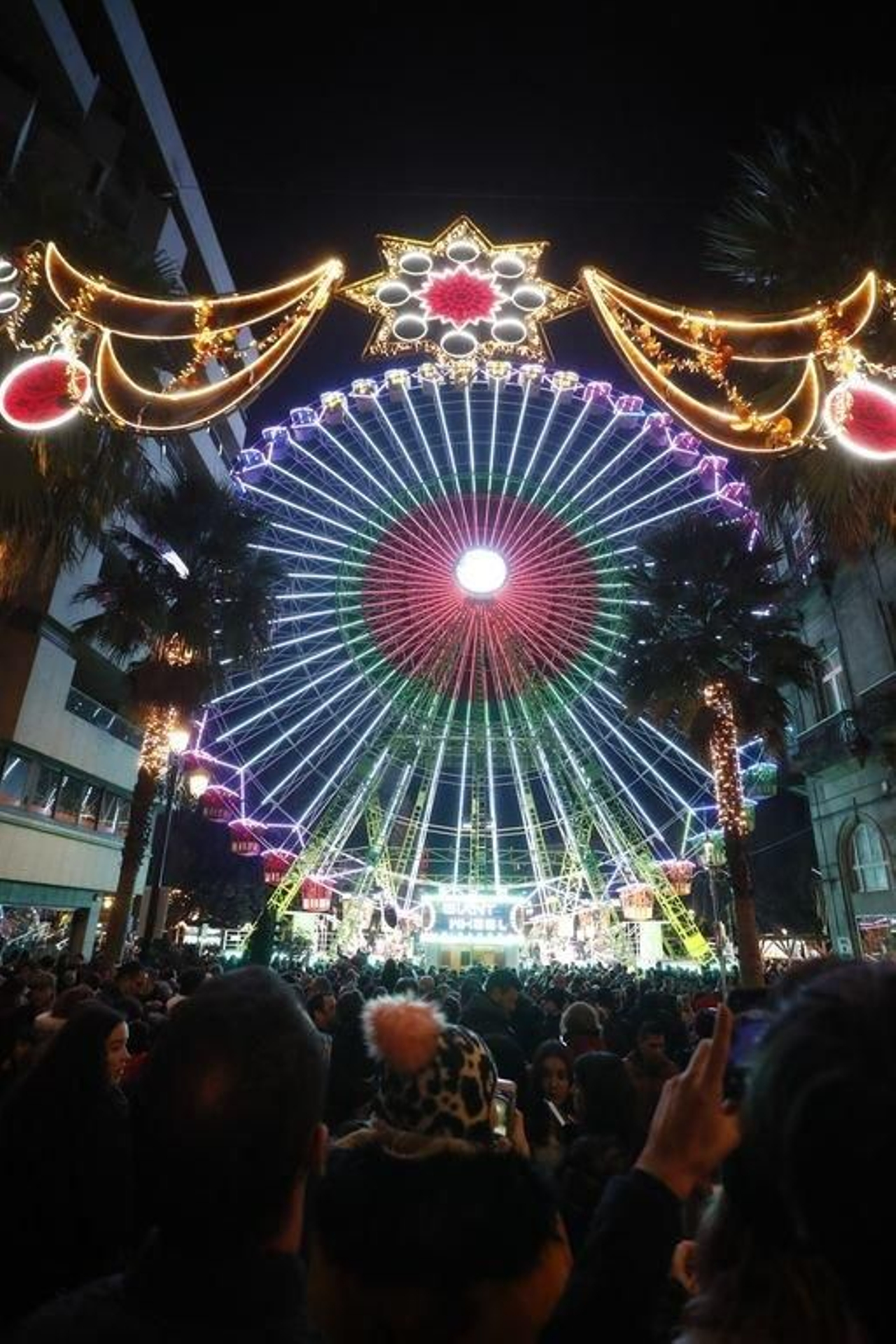Los turistas invaden Vigo en el Puente127
