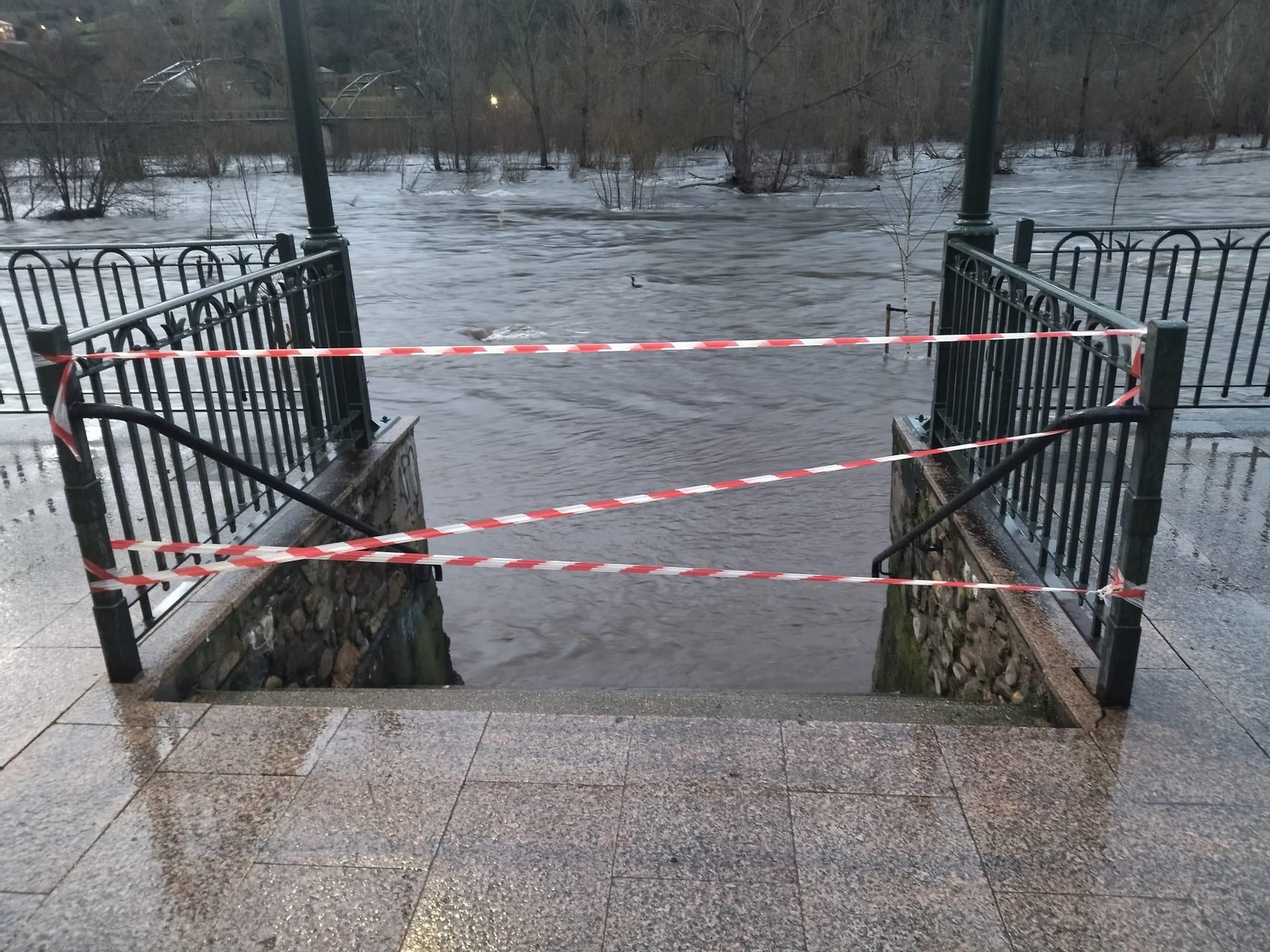 Galería | Las lluvias causan desbordamientos en los ríos de la provincia de Ourense