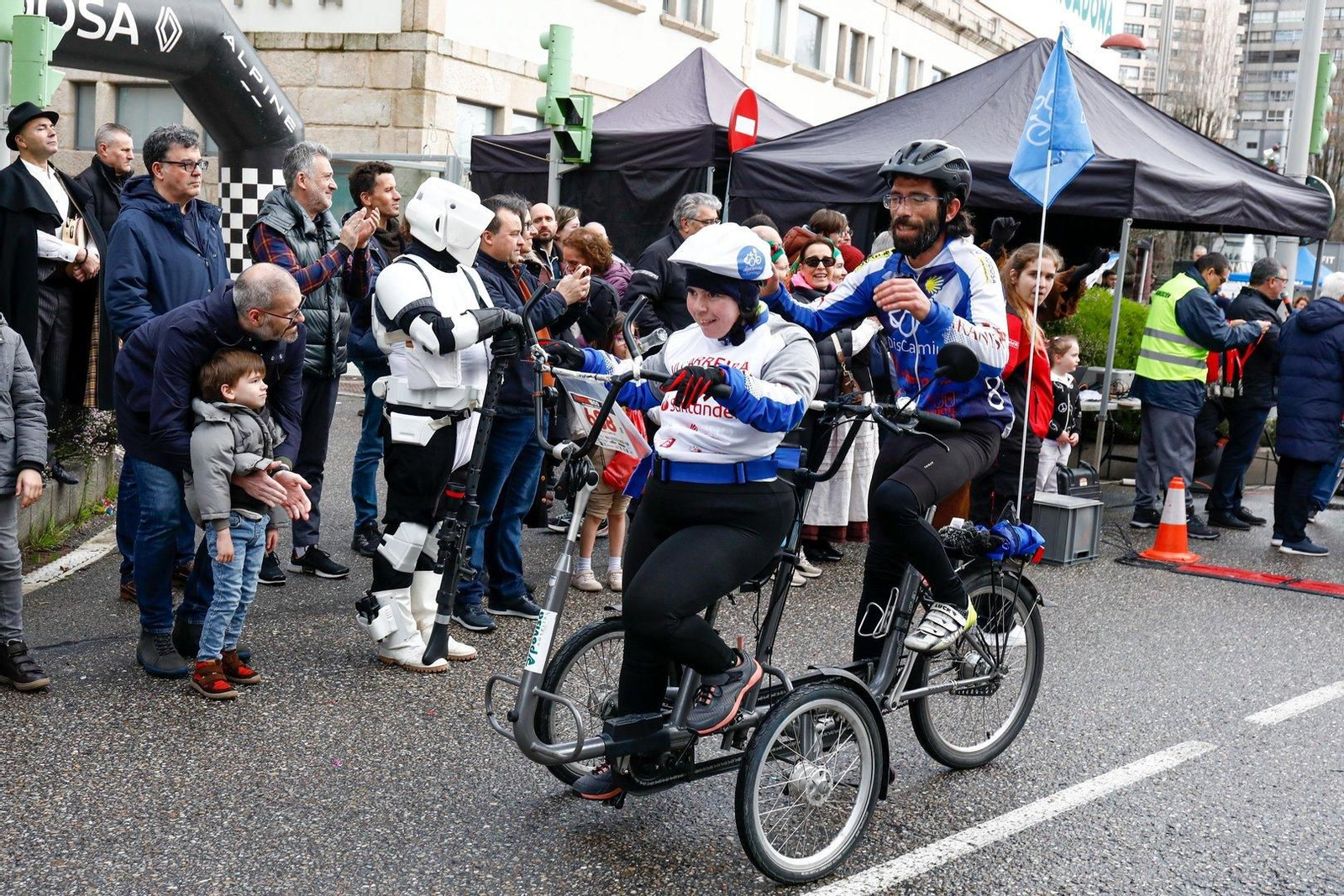 Participantes de Discamino en la carrera Calvario 5+5