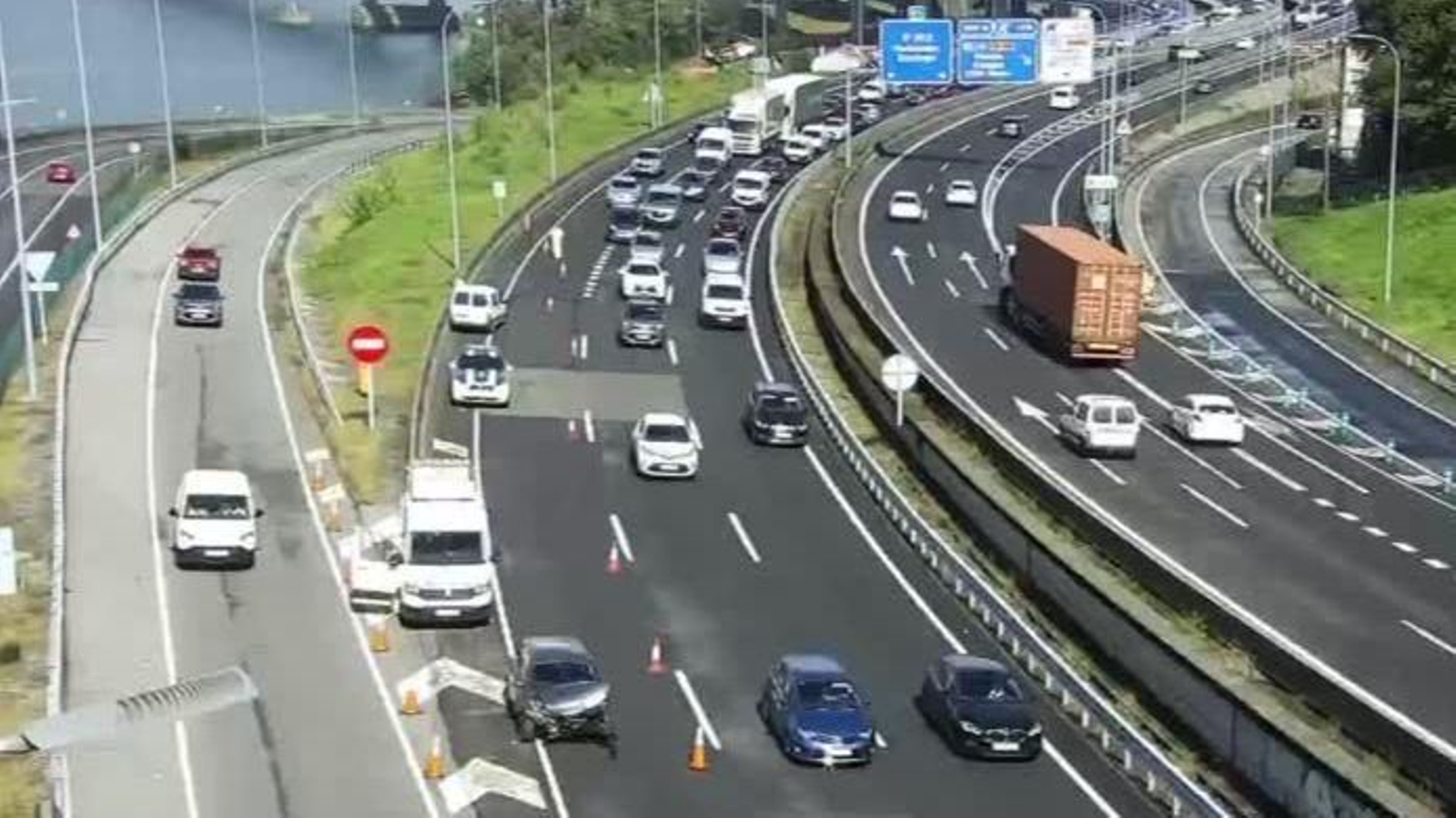 Accidente en la AP-9 a la altura de Redondela.