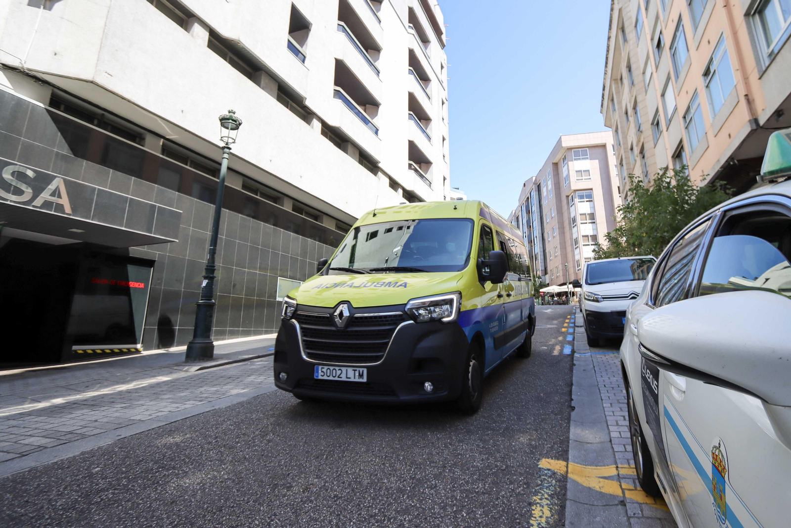 Una ambulancia del 061.