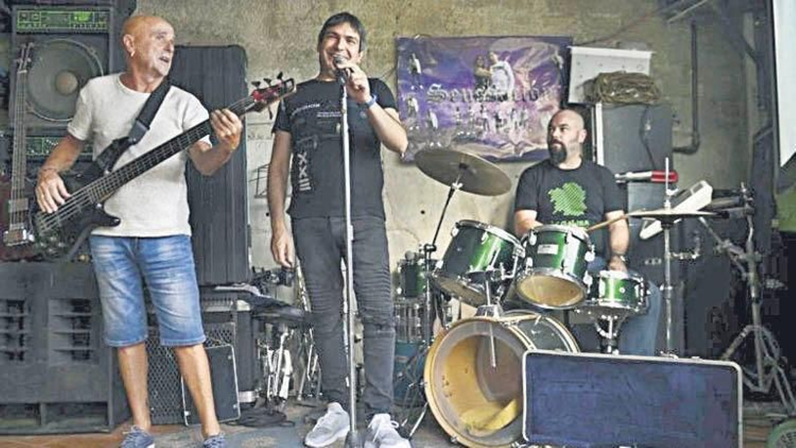 Alfonso, Víctor y Dani son de los últimos hablantes del barallete. (R.V.)