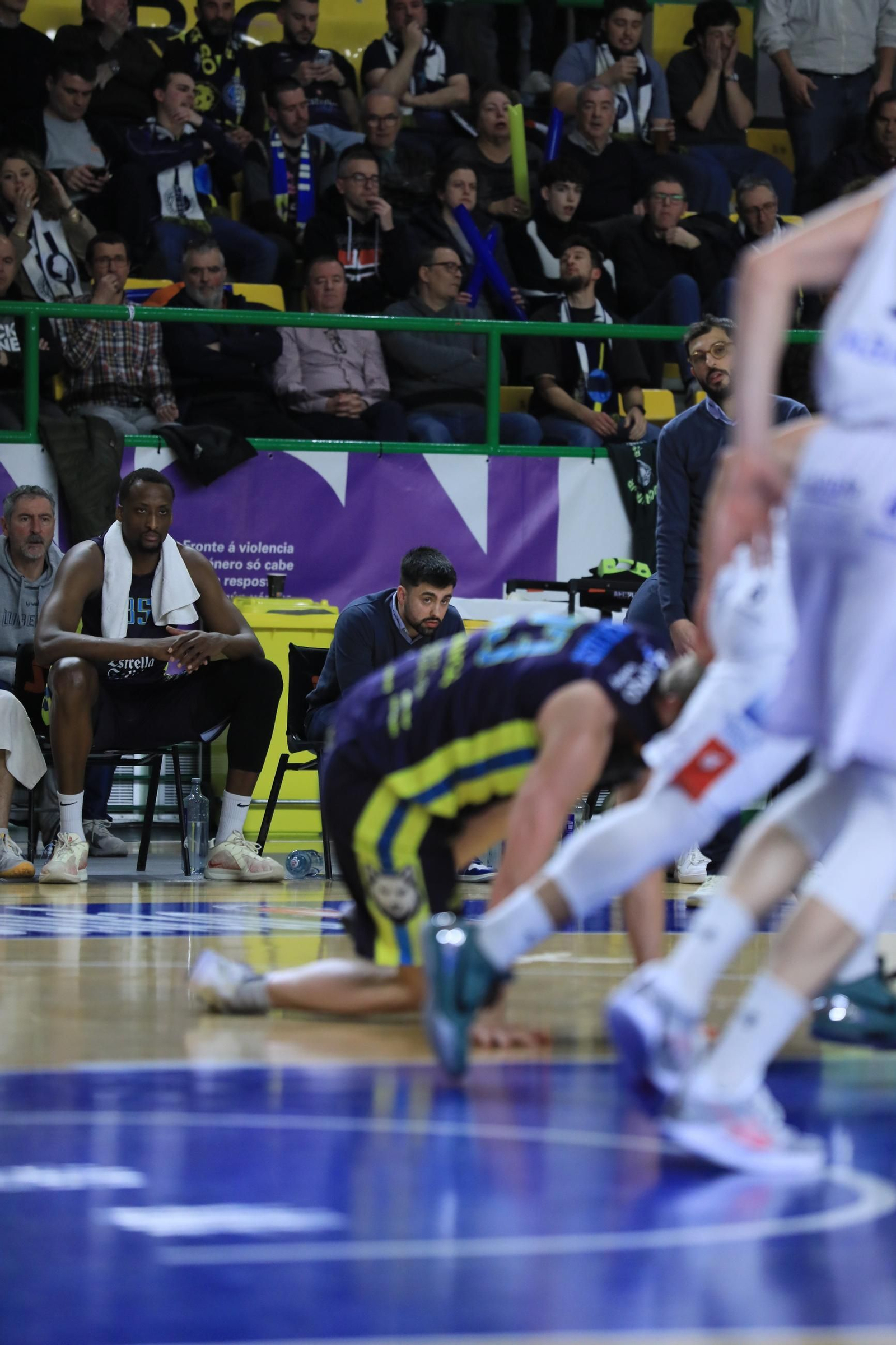 Galería | El Pazo, a reventar para el derbi COB-Obradoiro