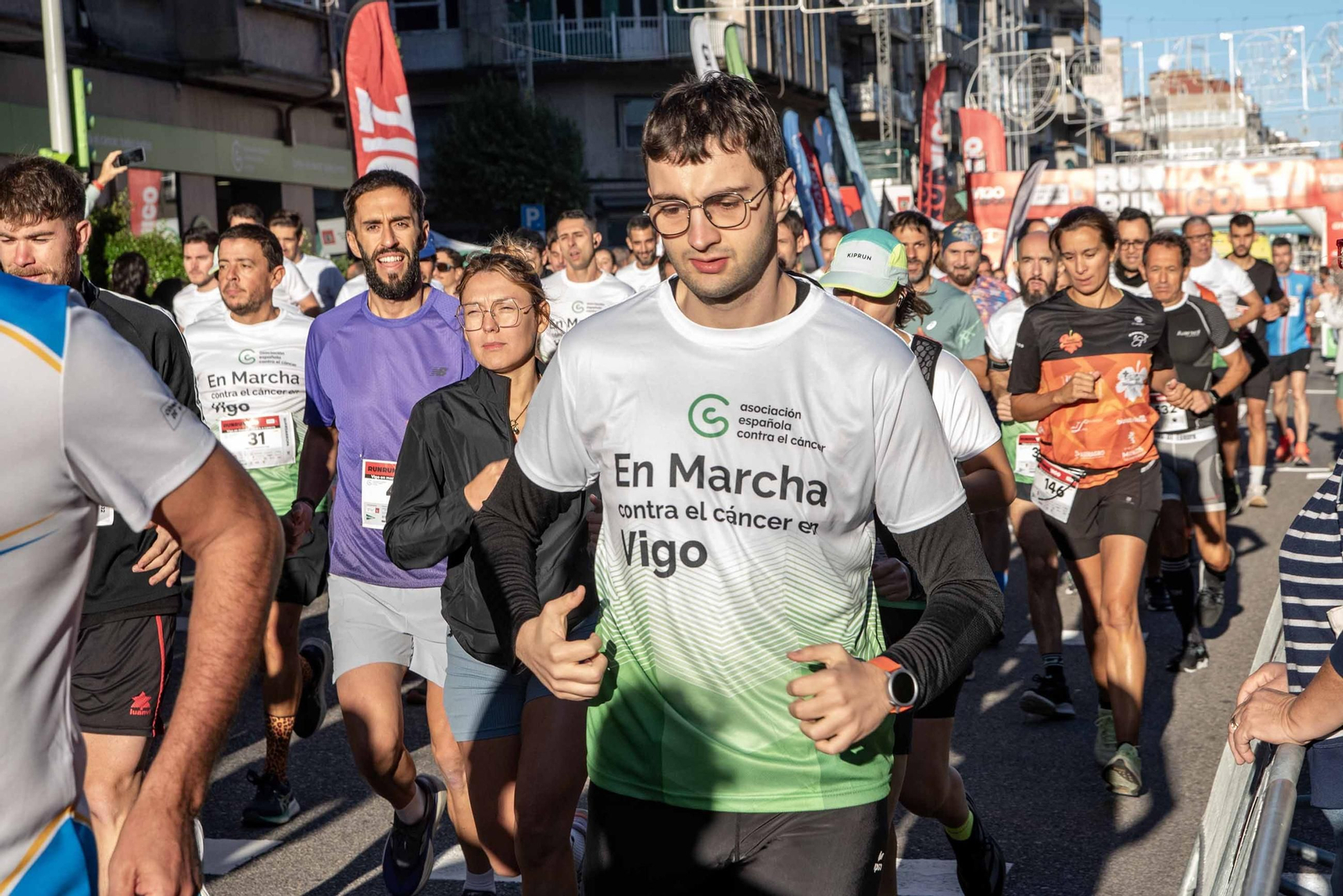 Galería | La Vigo en Marcha contra o Cancro congrega a 3.000 personas en su primera edición