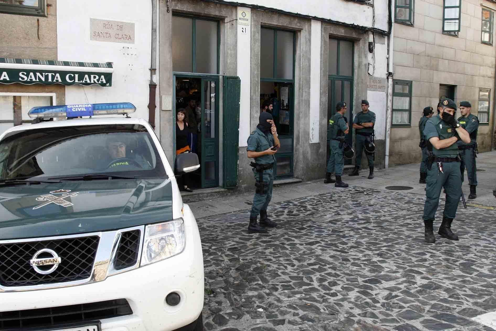 Operativo de la Guardia Civil en santiago de compostela con detenidos.