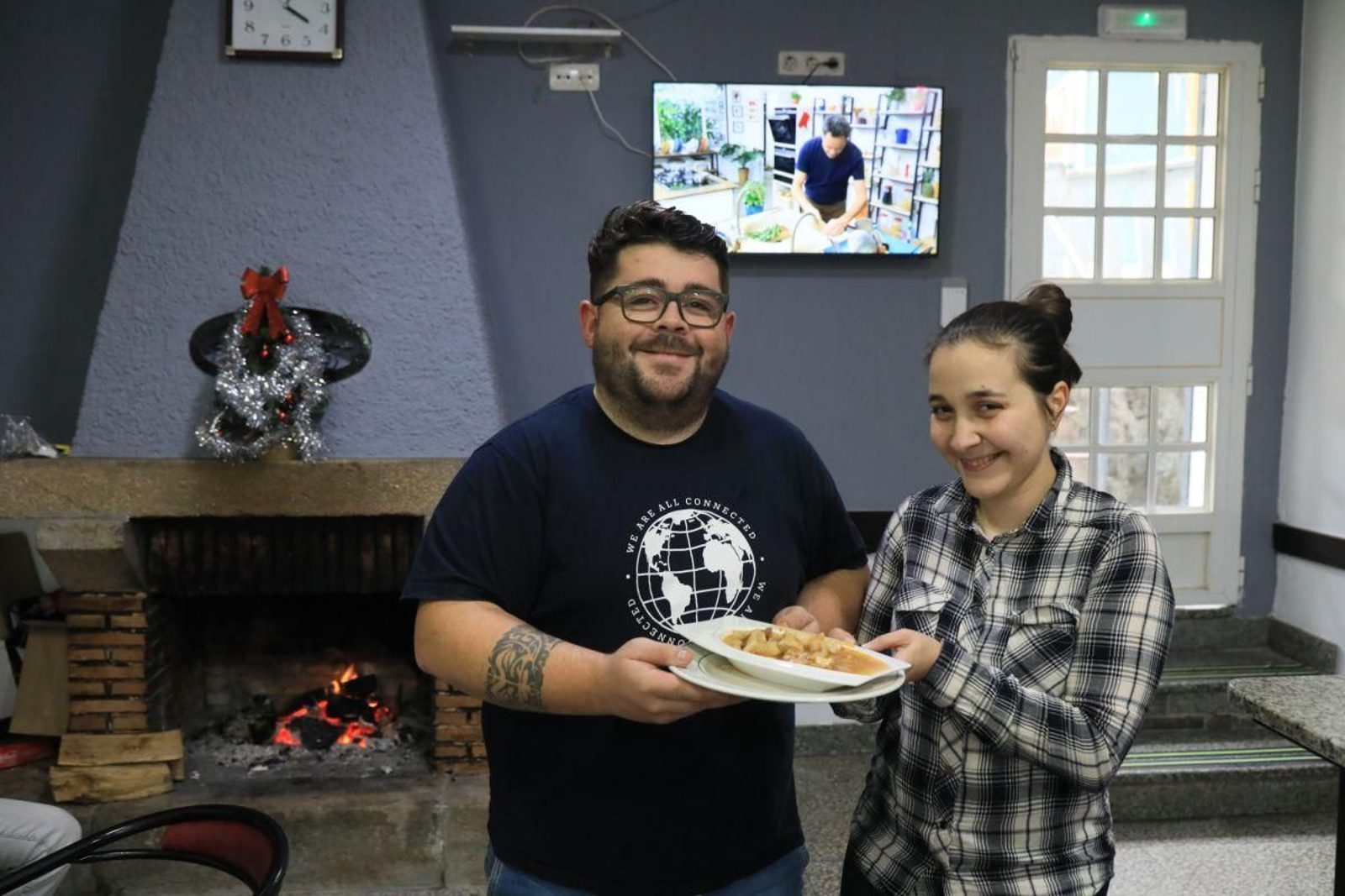 Aitor García y Marta Varela en el Café Bar Agarve en Cambeo.
