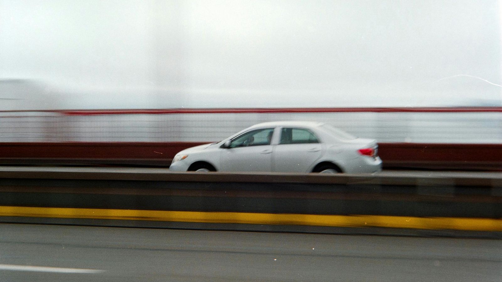 La velocidad o la conducción agresiva conlleva más gasto de carburante, además de generar una mayor huella de carbono.