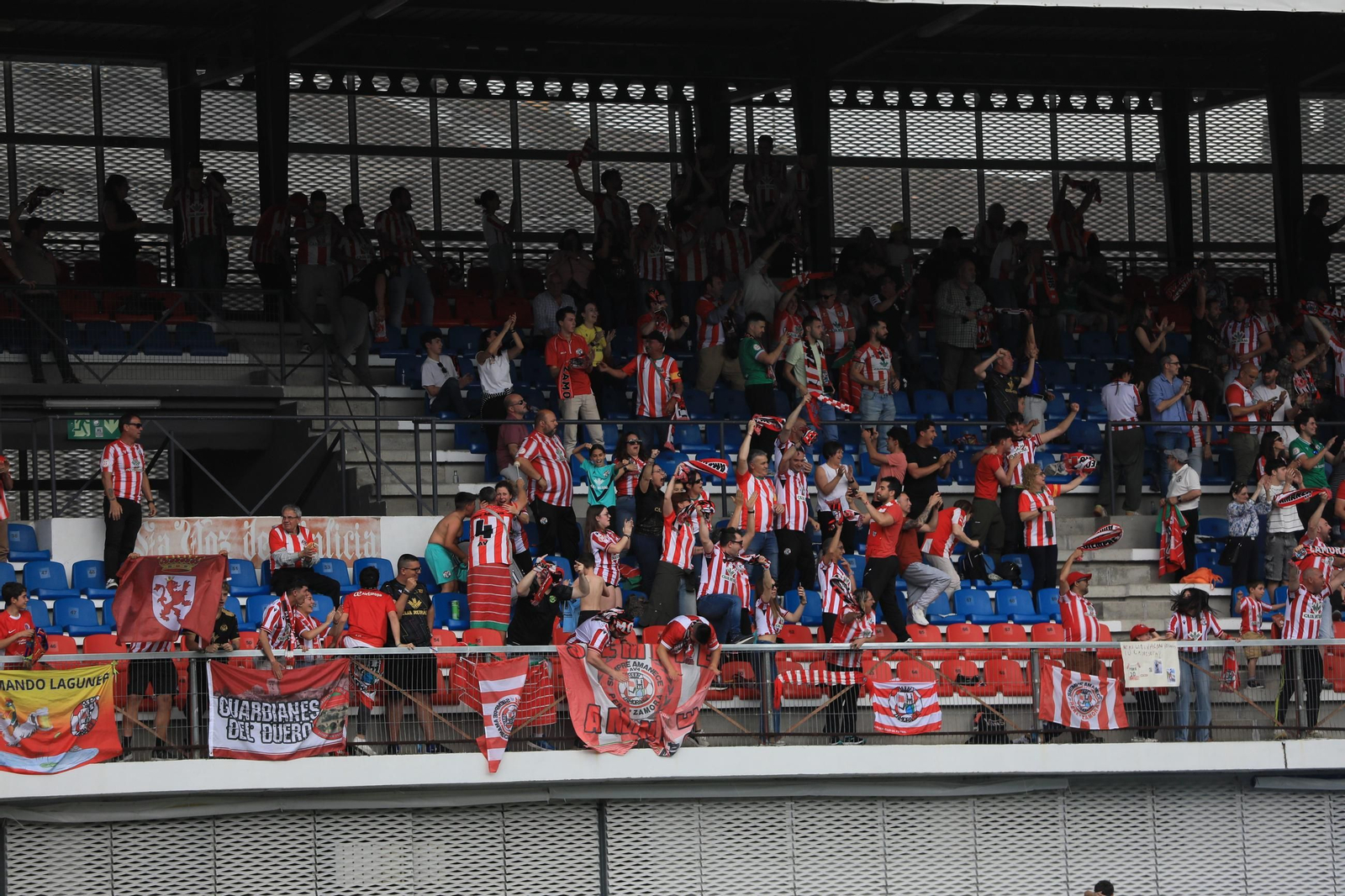 Galería | El Estadio de O Couto vive otra derrota, polémica, del Ourense CF