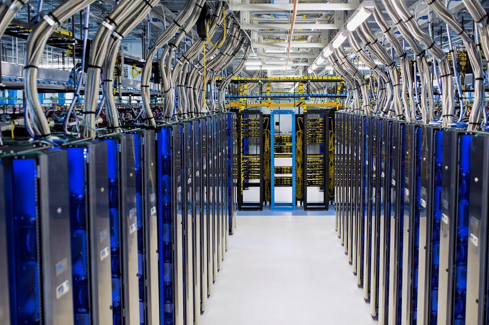 Interior de un centro de datos de Microsoft en Malasia