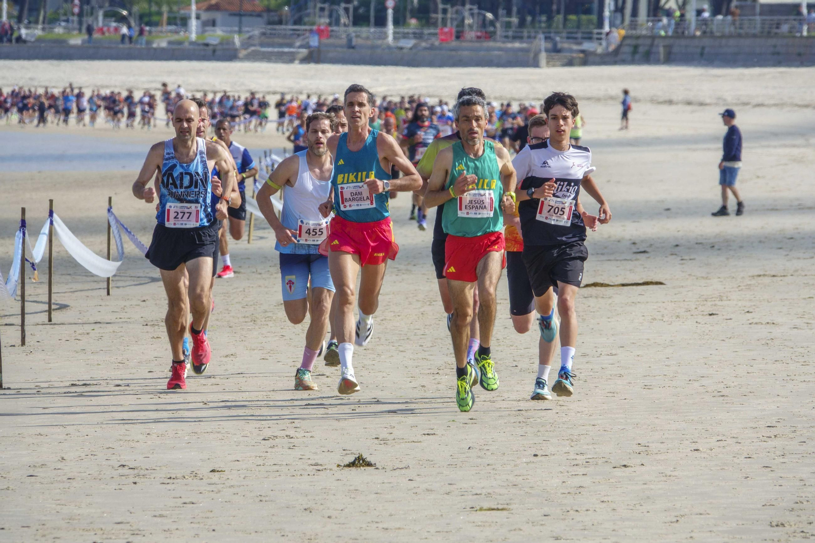Galería | 1.000 corredores inundan Samil