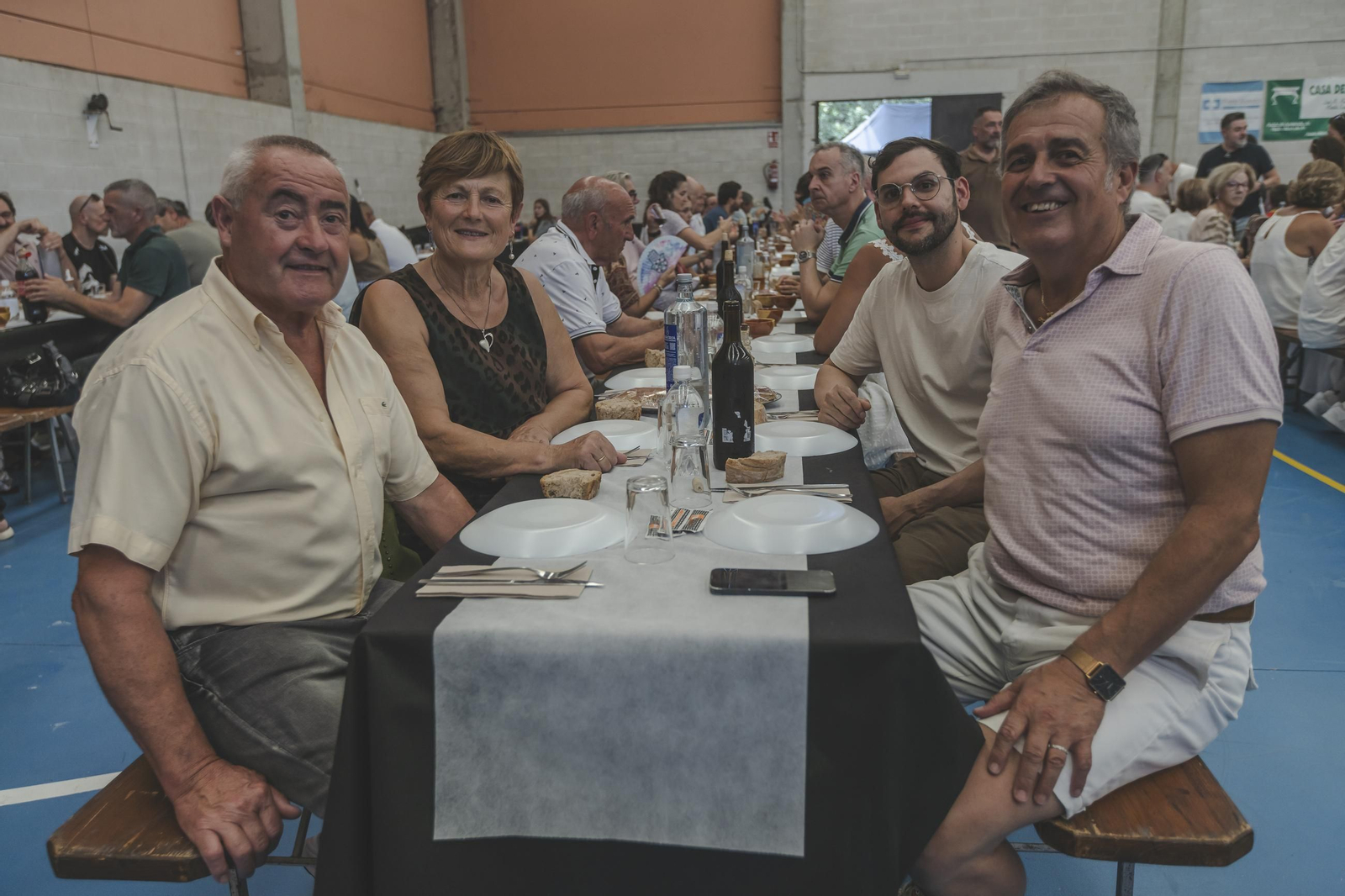 Galería | A Merca disfruta de una gran Festa do Porco ó espeto, en fotos
