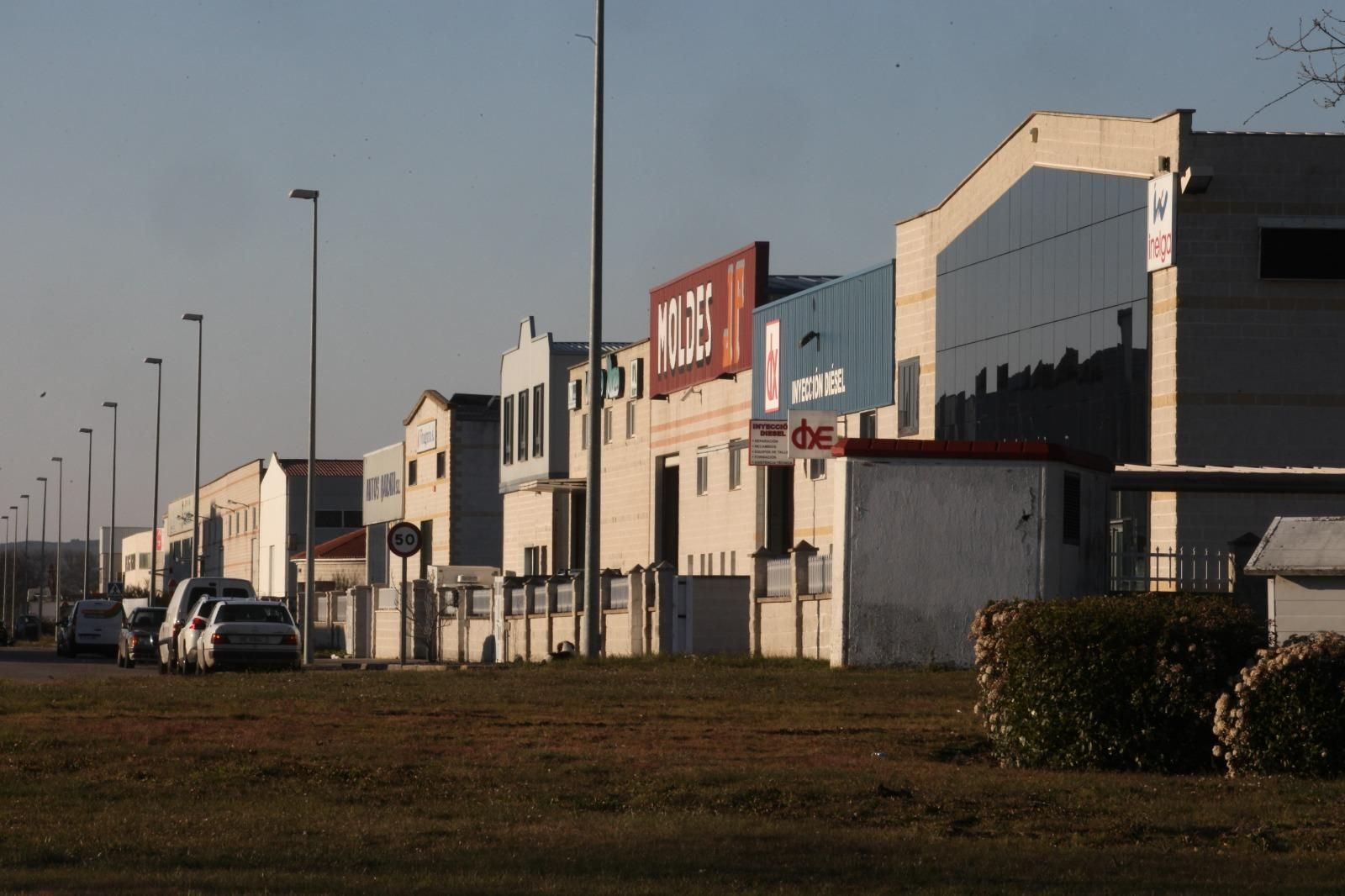 O parque empresarial de Xinzo está ubicado na saída da A-52 e á entrada da vila.