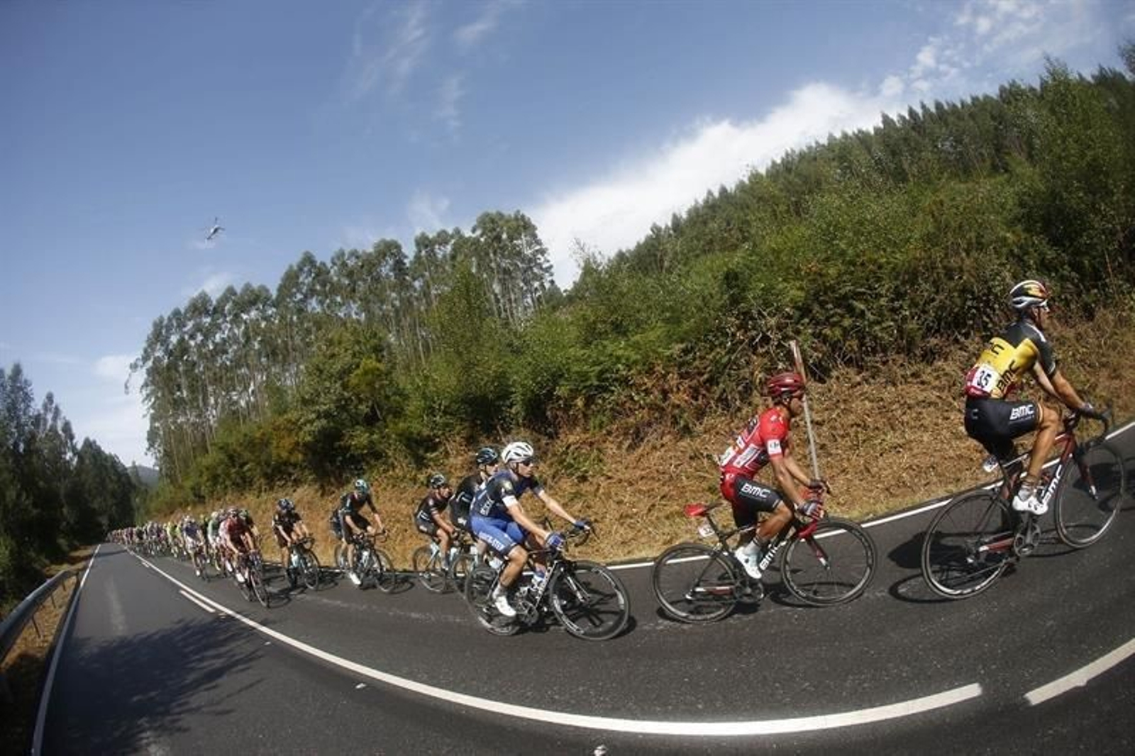 Una de las instantáneas que deja La Vuelta a su paso por Lugo.
