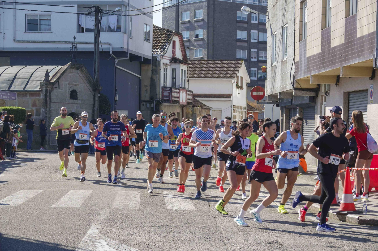Galería | Pequeños y mayores se divierten en la 10K de Porriño