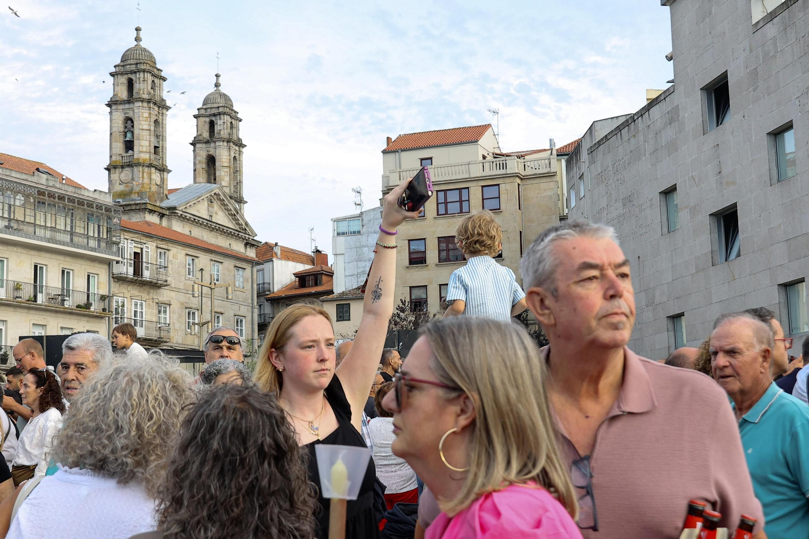 Galería | Misa por el Cristo da Victoria en Vigo y la concurrida procesión