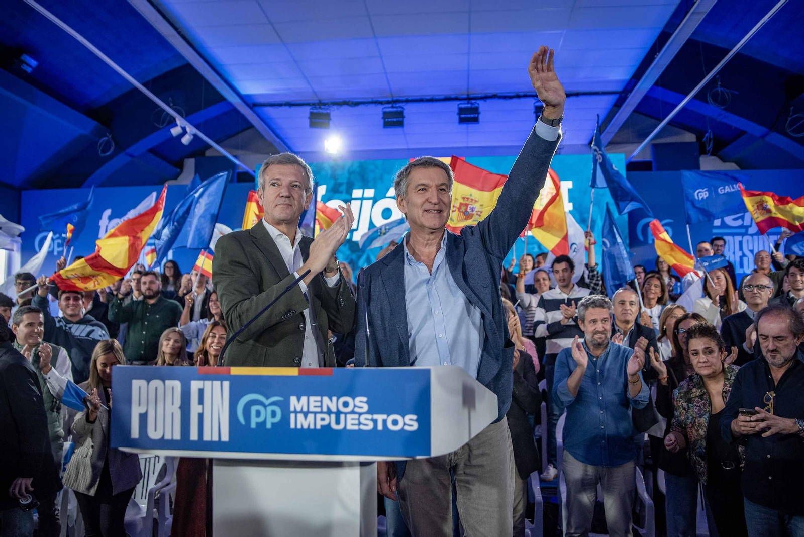 Galería | Feijóo hace parada en Vigo con la precampaña electoral del 29-N