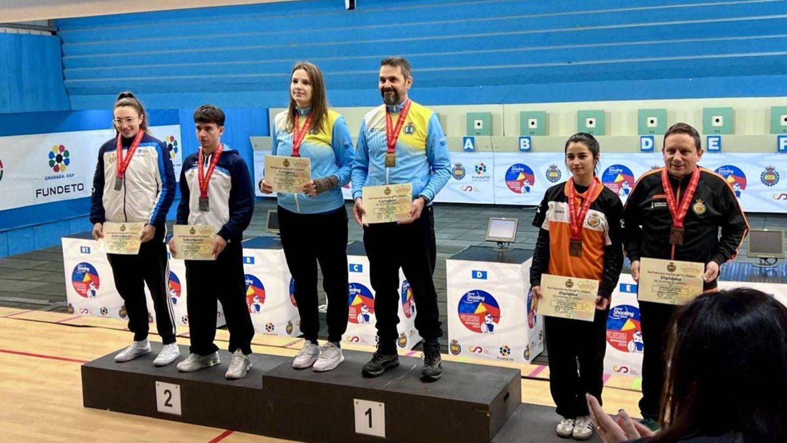 Freixedo y López, a la izquierda, en el podio.