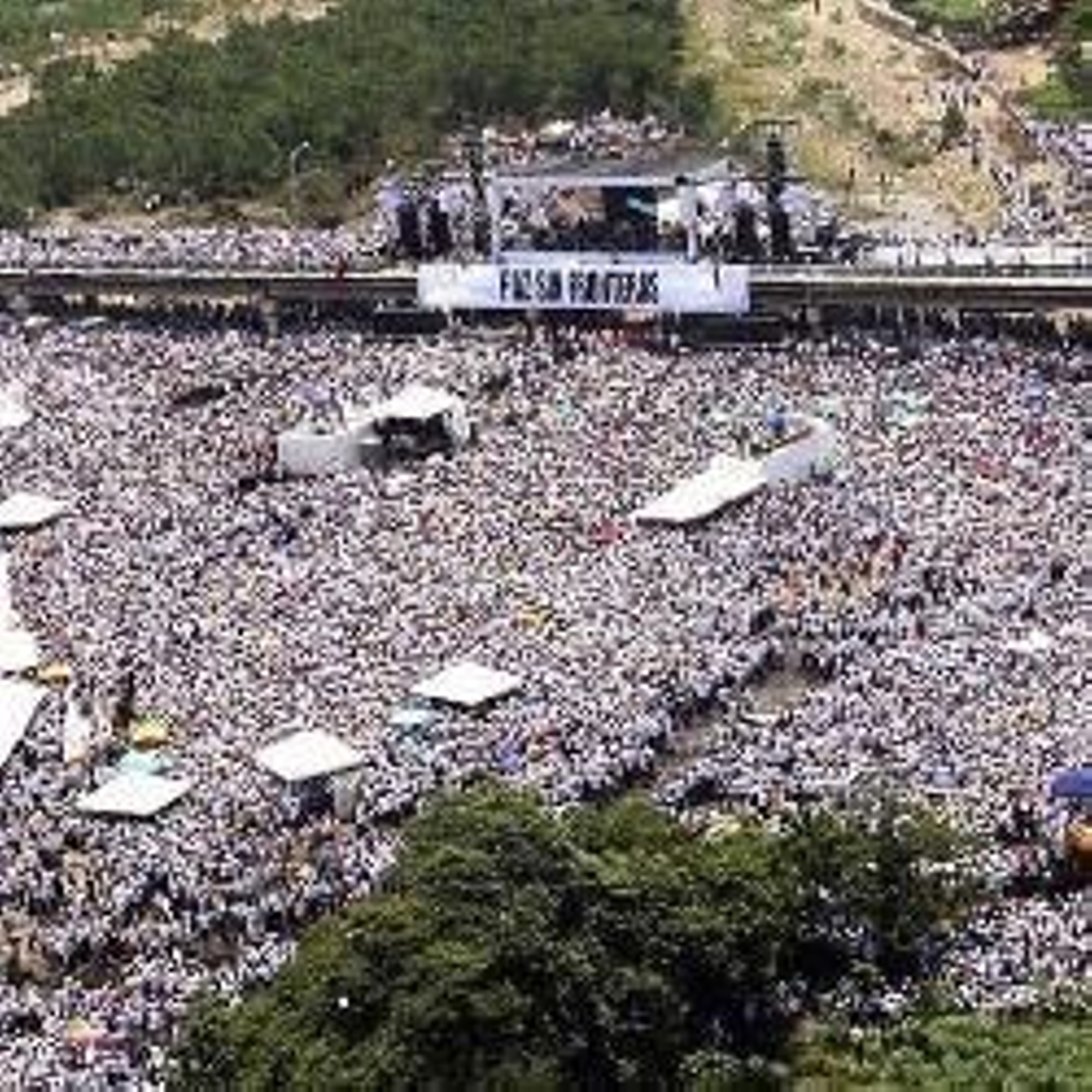 200.000 personas en el concierto 'Paz sin Fronteras'.