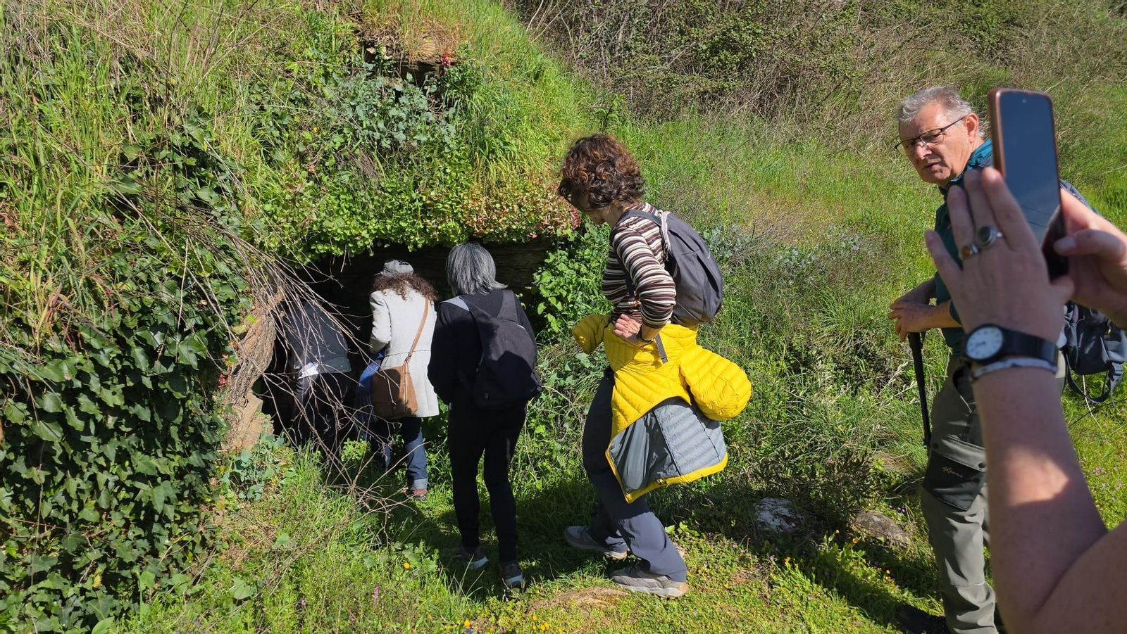 Una ruta que muestra la riqueza arqueológica de Vilamartín de Valdeorras