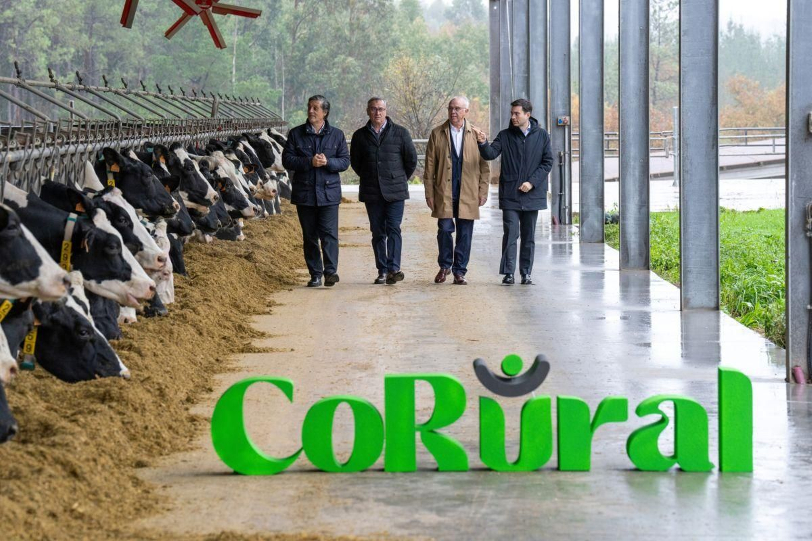 Los responsables de la nueva empresa presentaron el logo corporativo.