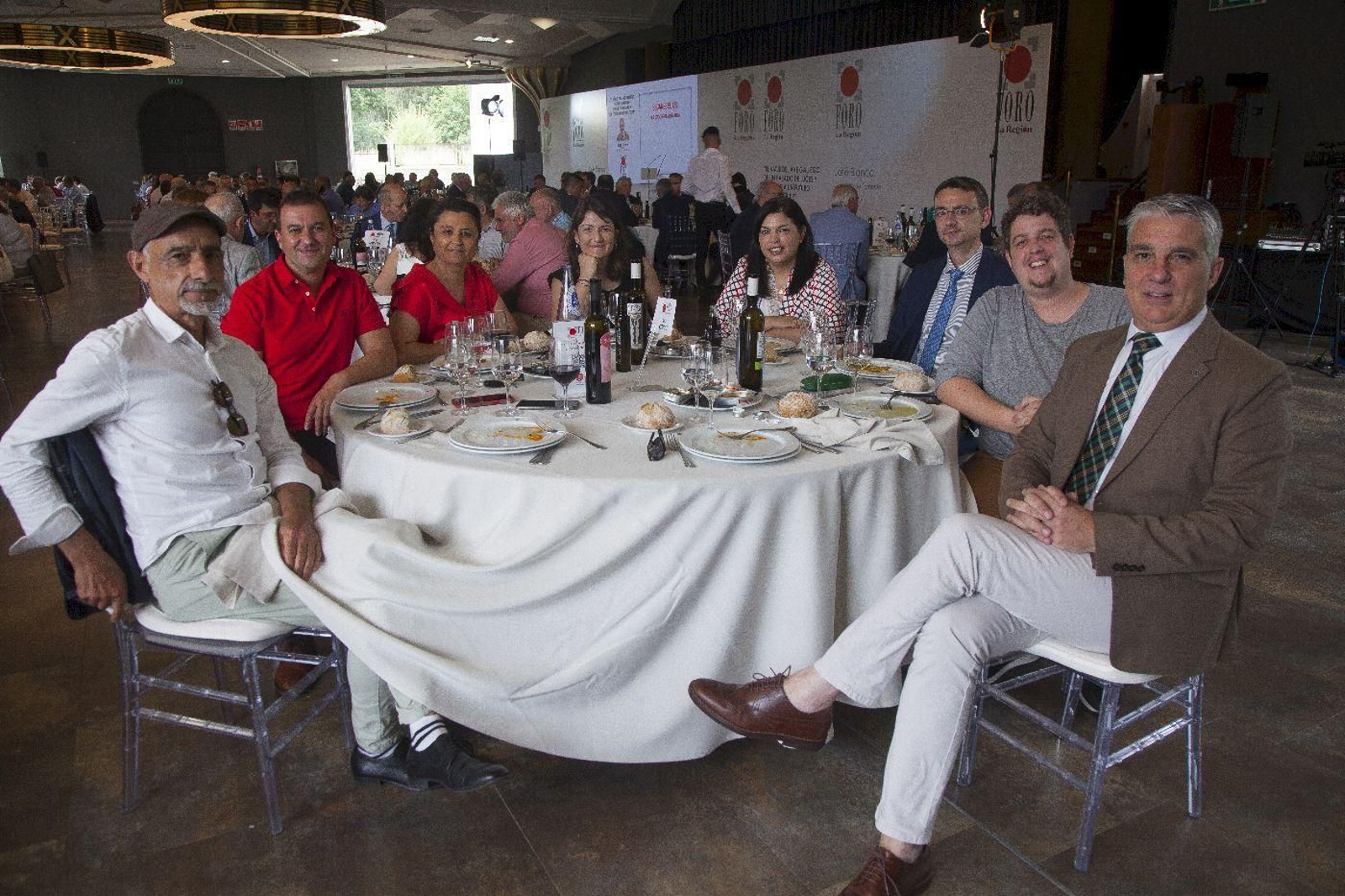 Río Grou:
Julio Álvarez; abogado cuenta propia y colaborador de Telemiño; Ignacio Gómez; diputado provincial PsdG Ourense; Laura Seara; directora Red Talento Consultora; Susana Bayo; meteoróloga y colaboradora de Telemiño; Patricia Domínguez; alcaldesa de Trives; Ramón Gayoso; Banco Sabadell Ourense; Brais Iglesias; redactor La Región; Miguel Ángel Viso; senador PP. 
Foto: Miguel Angel
