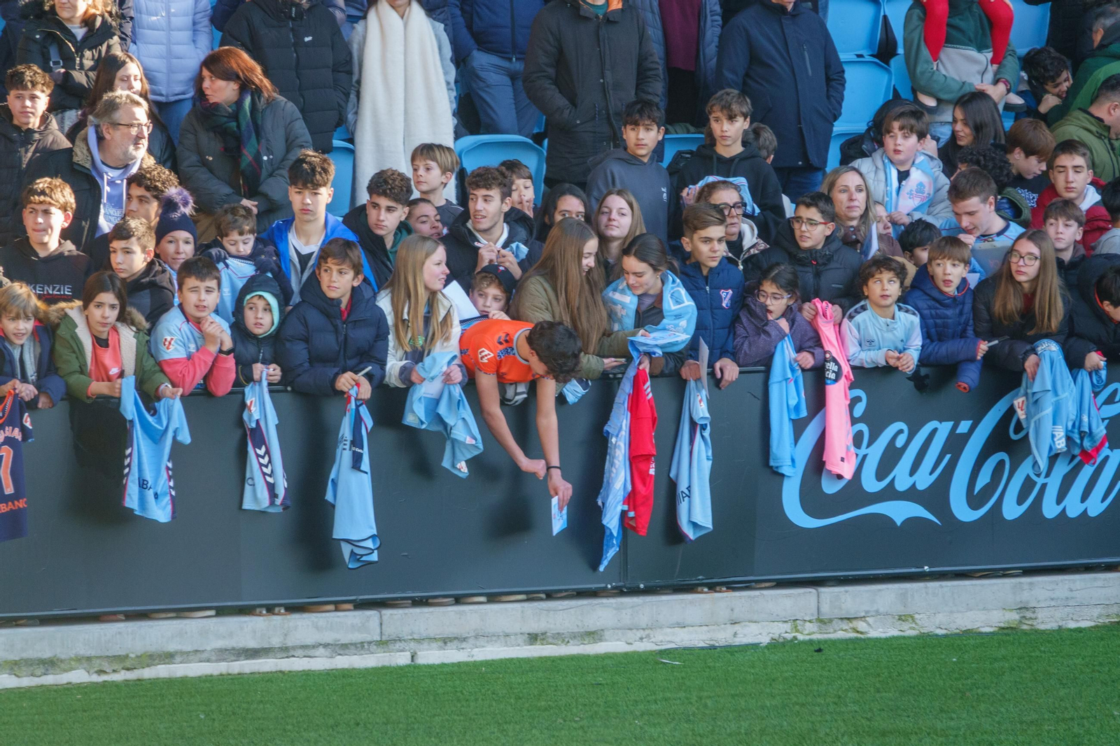 Galería | Regalo de Reyes del Celta a los niños en Balaídos