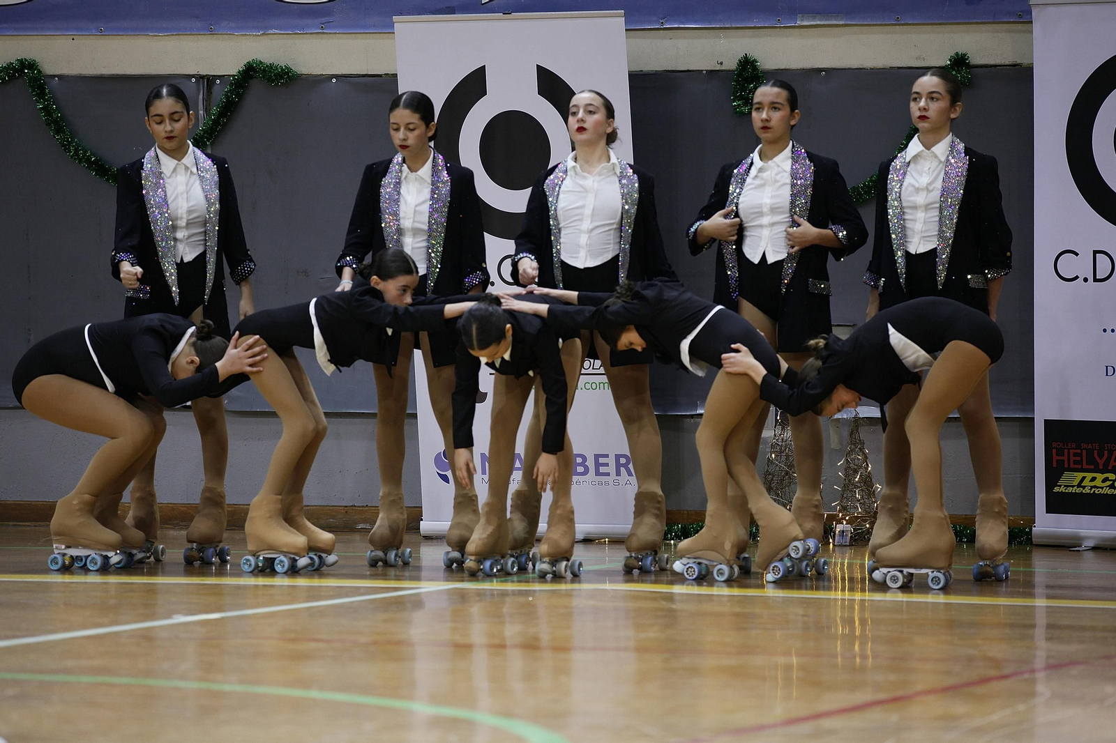 Galería | El patinaje ourensano celebra la Navidad por adelantado