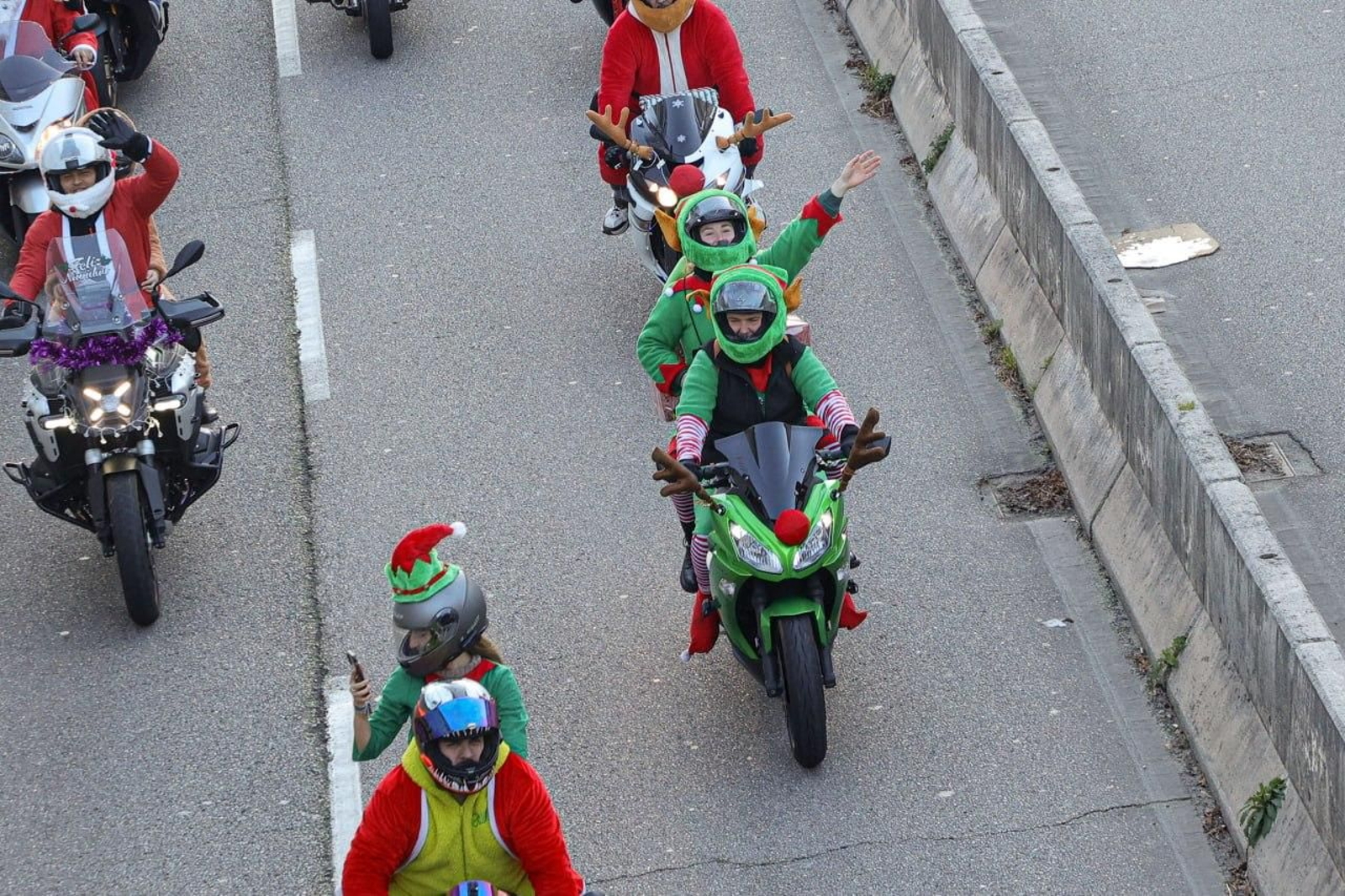 Galería | Los papanoeles moteros toman Vigo
