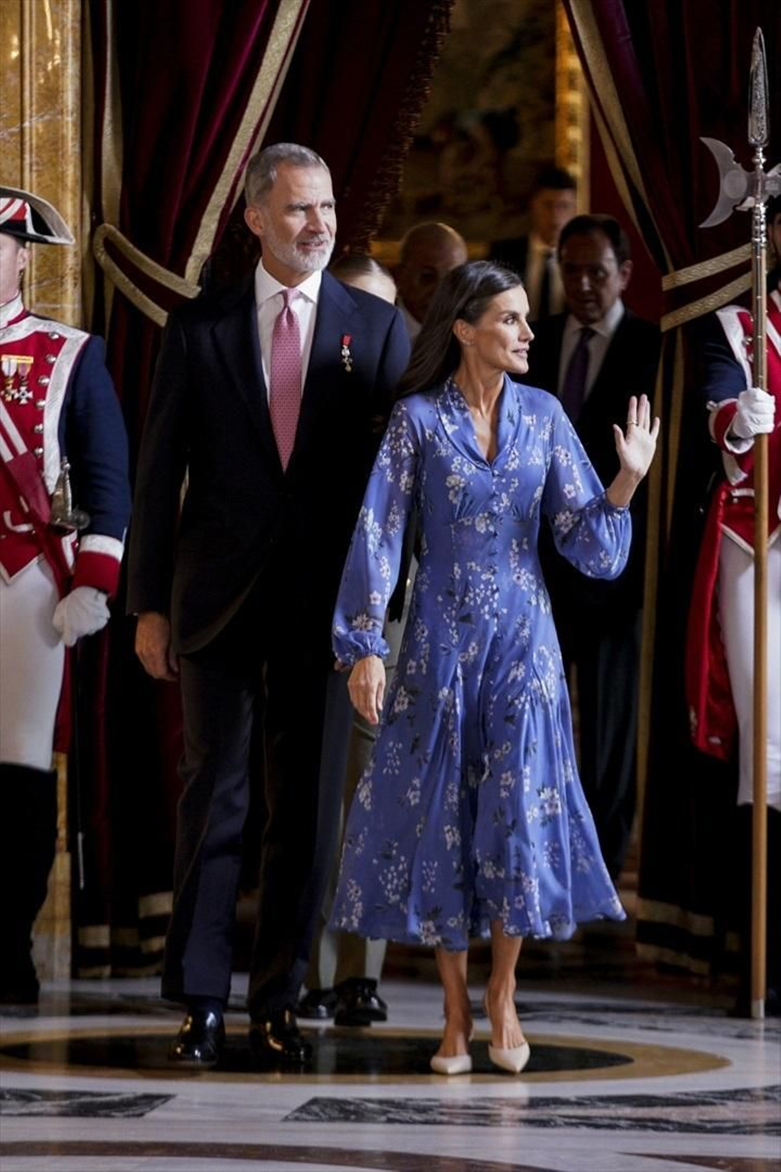 Los reyes Felipe y Leticia en la recepción en el Palacio Real. // Europa Press