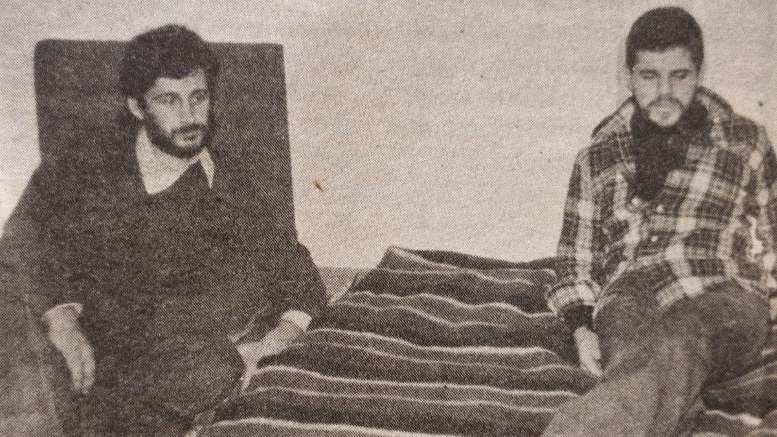 Los dos profesores en huelga de hambre.