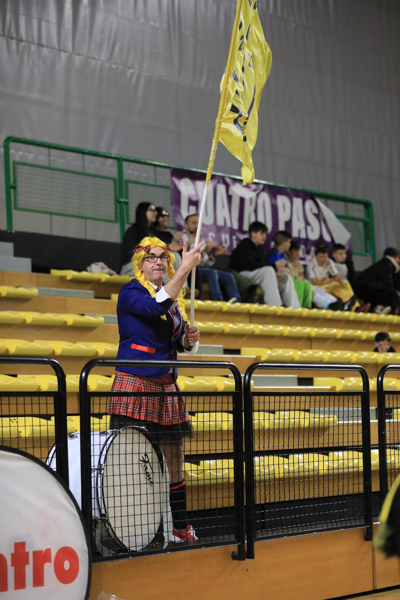 Galería | El Pazo disfruta de un sábado de baloncesto y Entroido