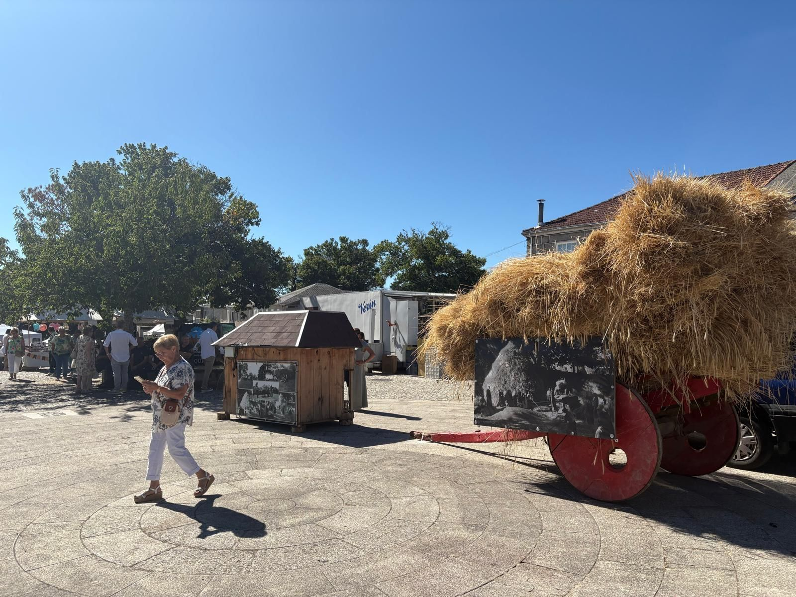Galería | El VII Artesanato reúne a más de treinta artesanos en A Mezquita