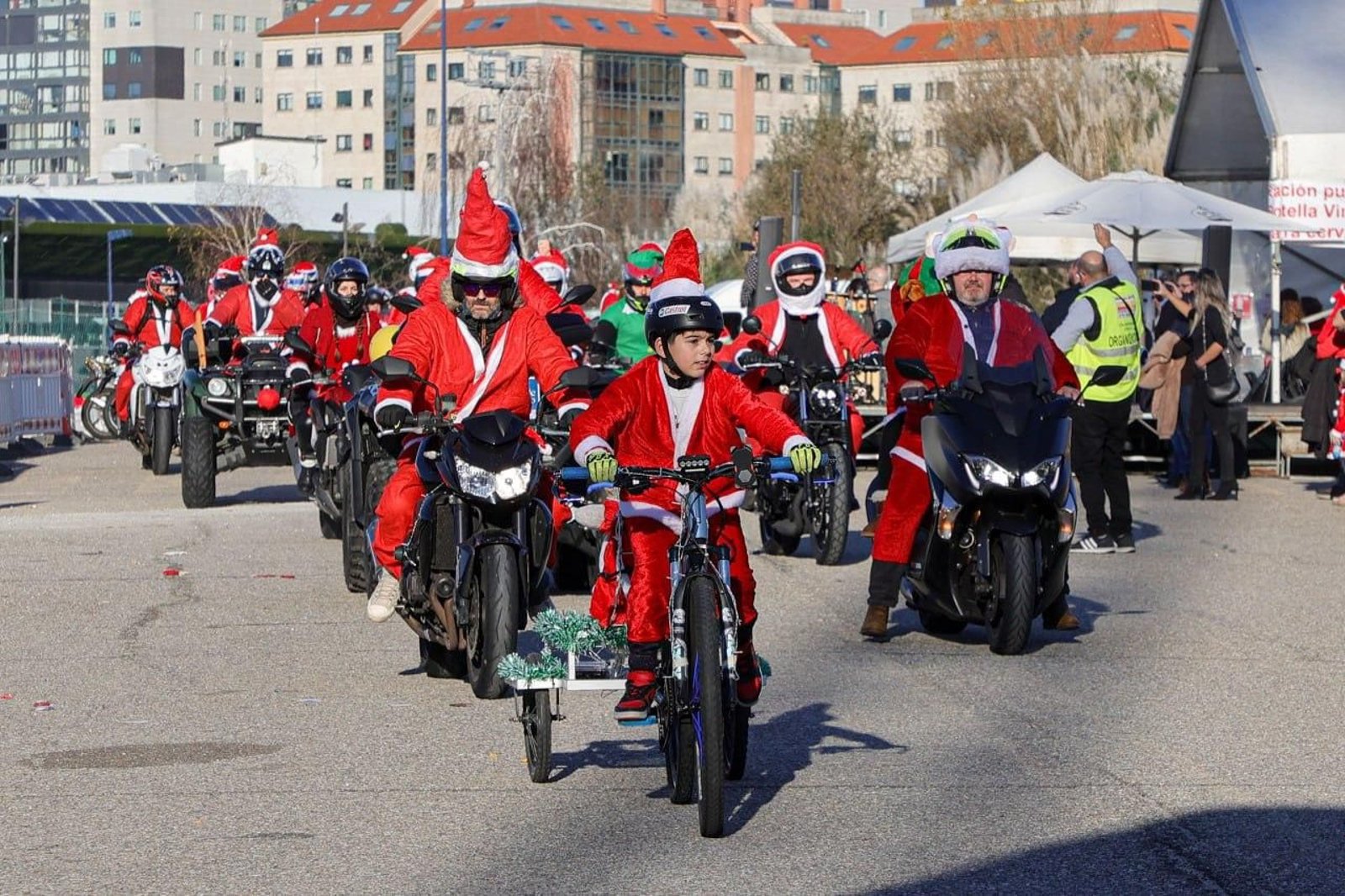 Galería | Los papanoeles moteros toman Vigo
