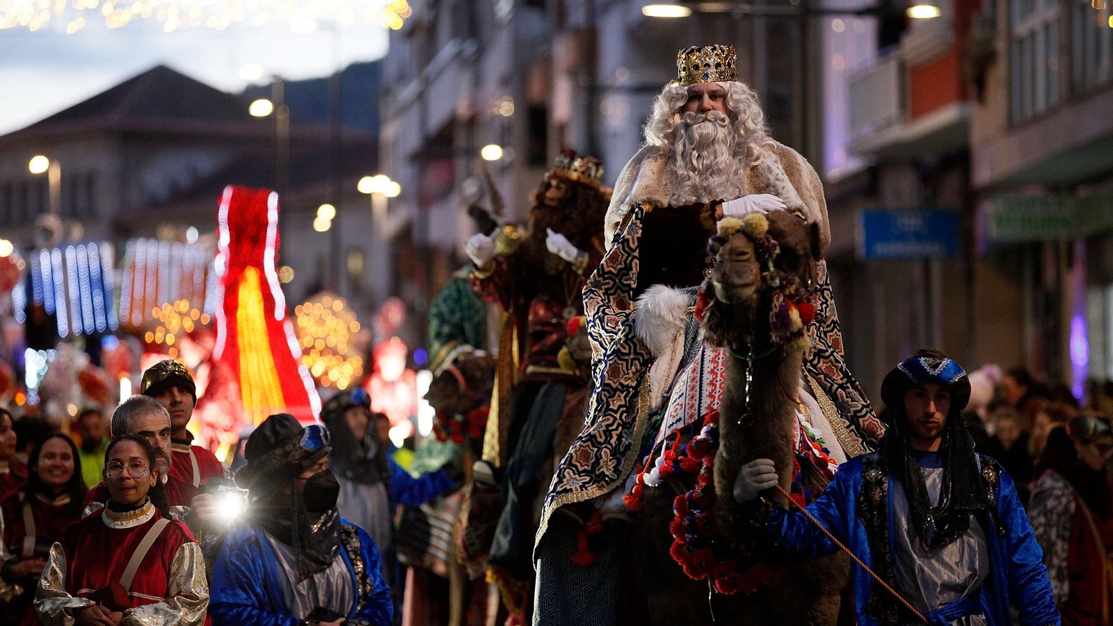 Los Reyes Magos saludan a las familias ourensanas.