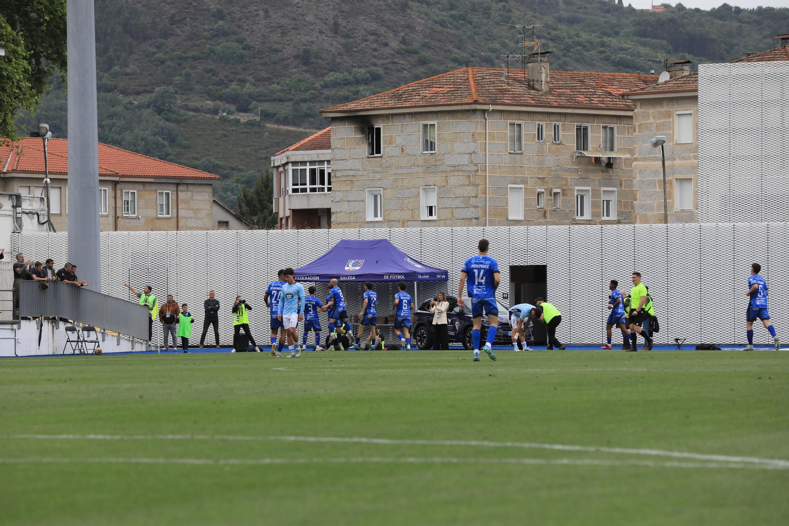 Galería |  Tarde triste en O Couto con el Ourense CF en descenso tras la derrota