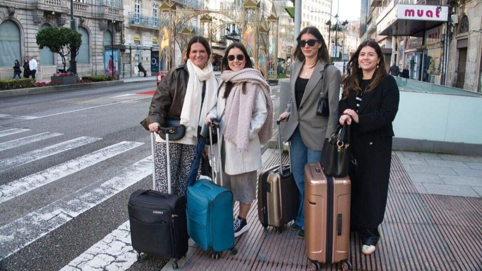 Turismo convencional de noviembre: ayer, dos de Cádiz, otra de Granada y una más de Santiago de Chile.