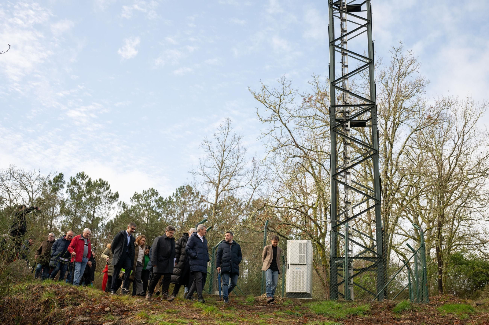Visita a la nueva torre de telefonía instalada en Leiro