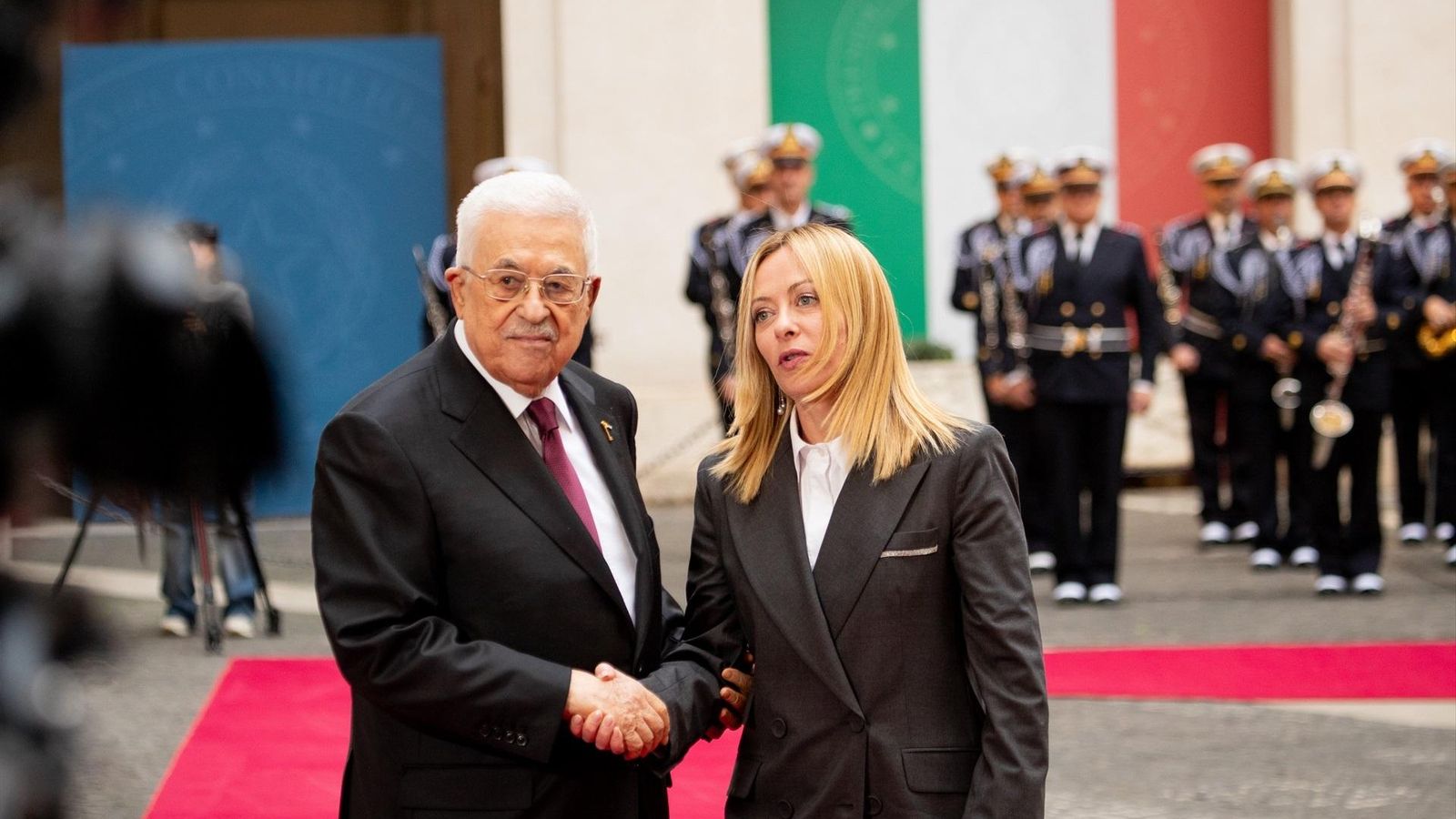 Giorgia Meloni con Mahmud Abbas (Palestina)