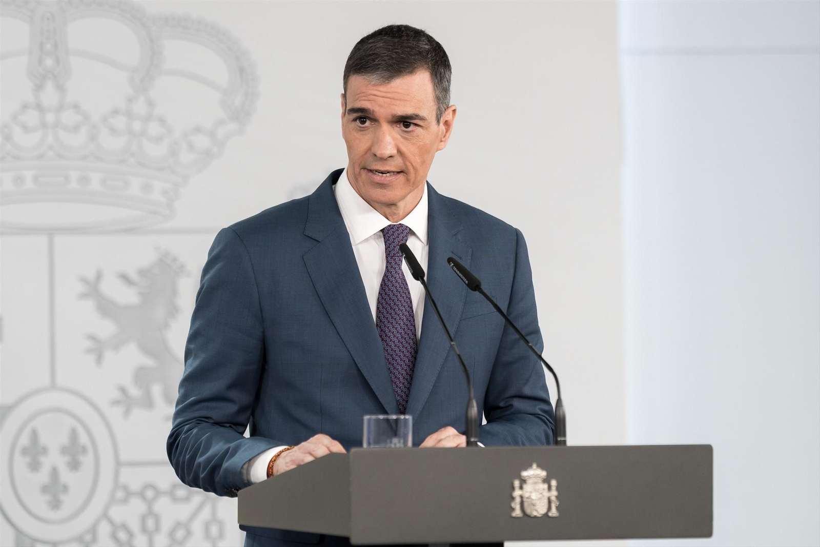 El presidente del Gobierno, Pedro Sánchez, comparece ante los medios.