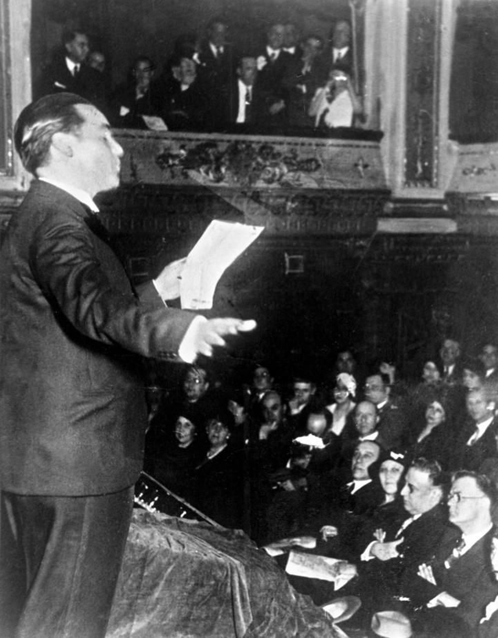 Lorca recitando durante su visita al país.