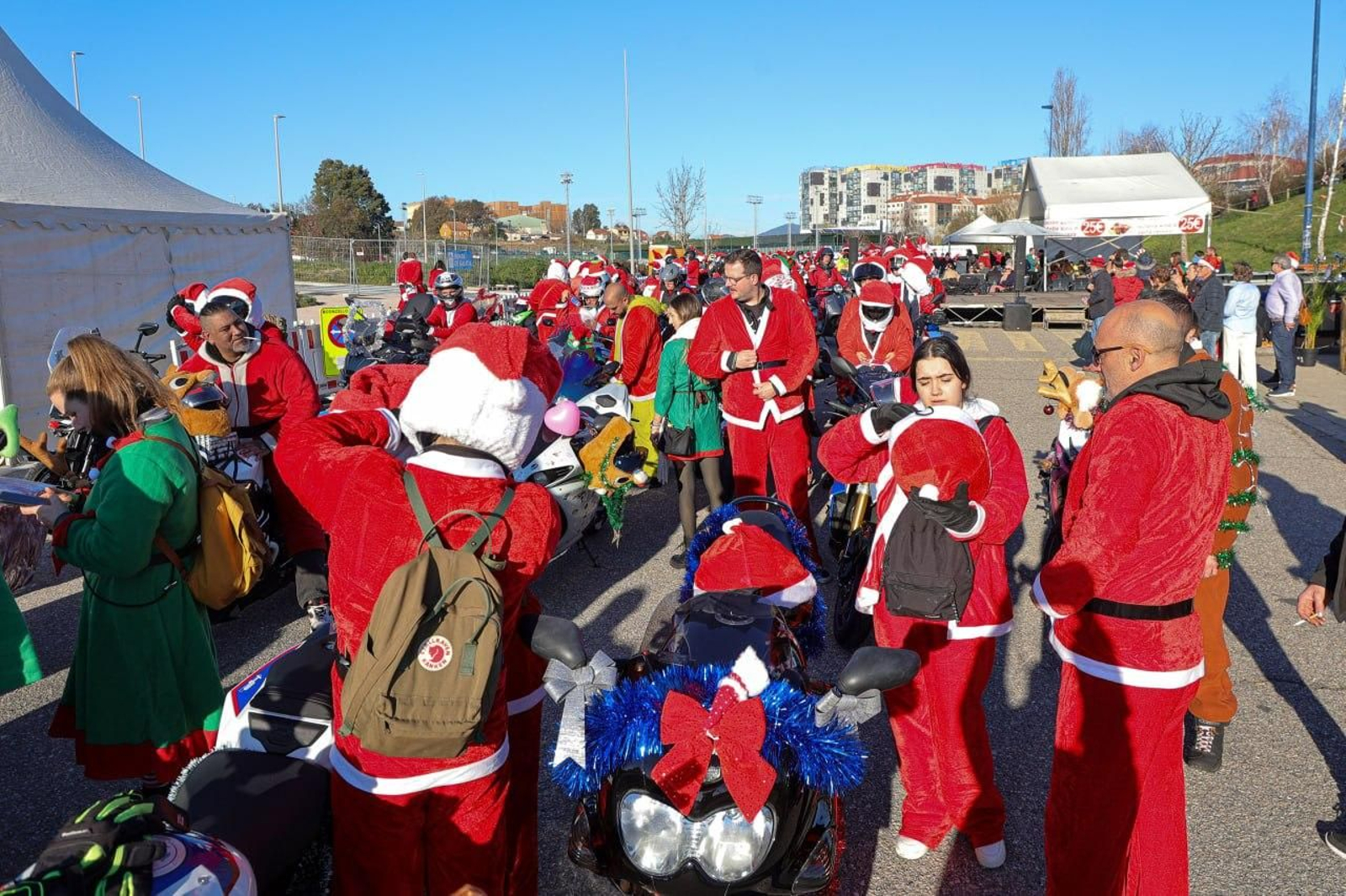 Galería | Los papanoeles moteros toman Vigo