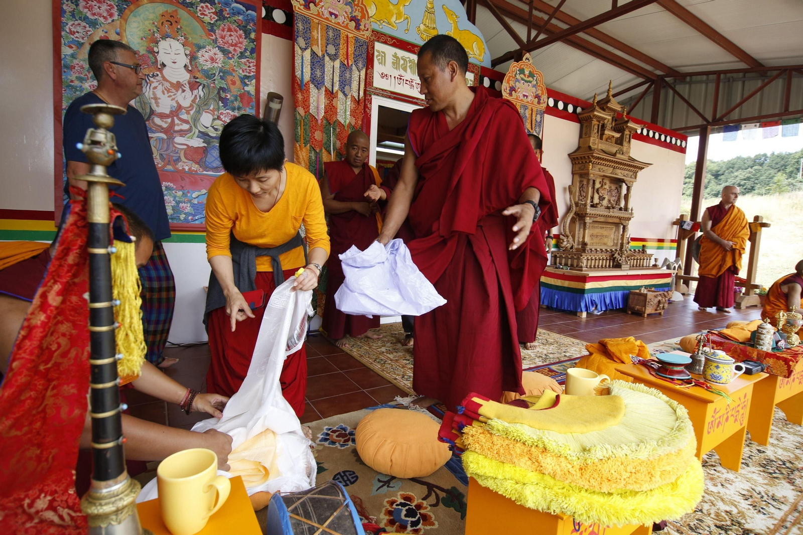 Inauguración do templo budista en Ventoselo