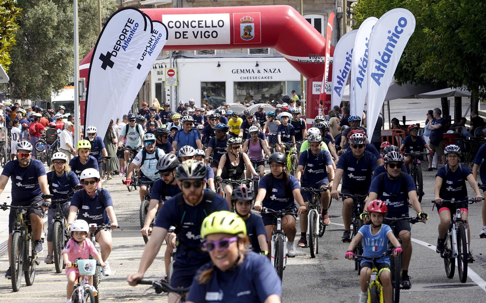 Galería | El ciclismo toma Vigo con la primera edición del Día de la Bici de Atlántico