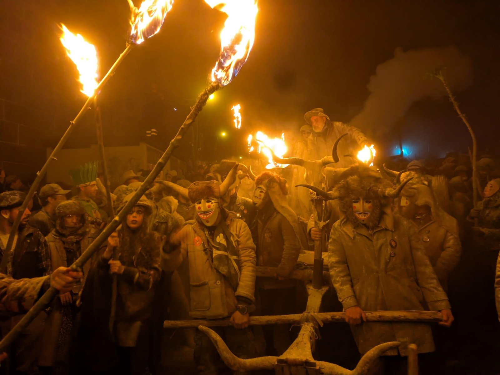 La Baixada da Marela atrae cada año a visitantes que buscan vivir un entroido auténtico, alejado de artificios.
